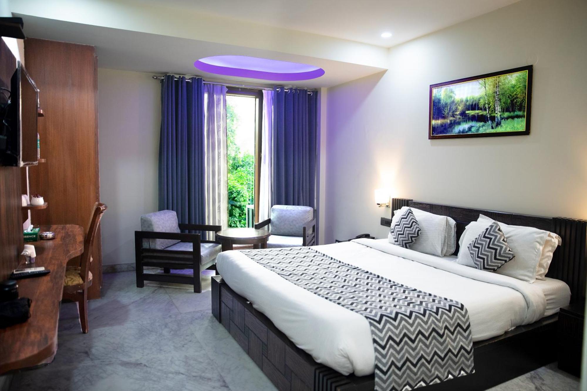 Kastor- Near Nehru Place- Gk 2- M Block Market-gk Metro Station-dr As Clinic Hotel New Delhi