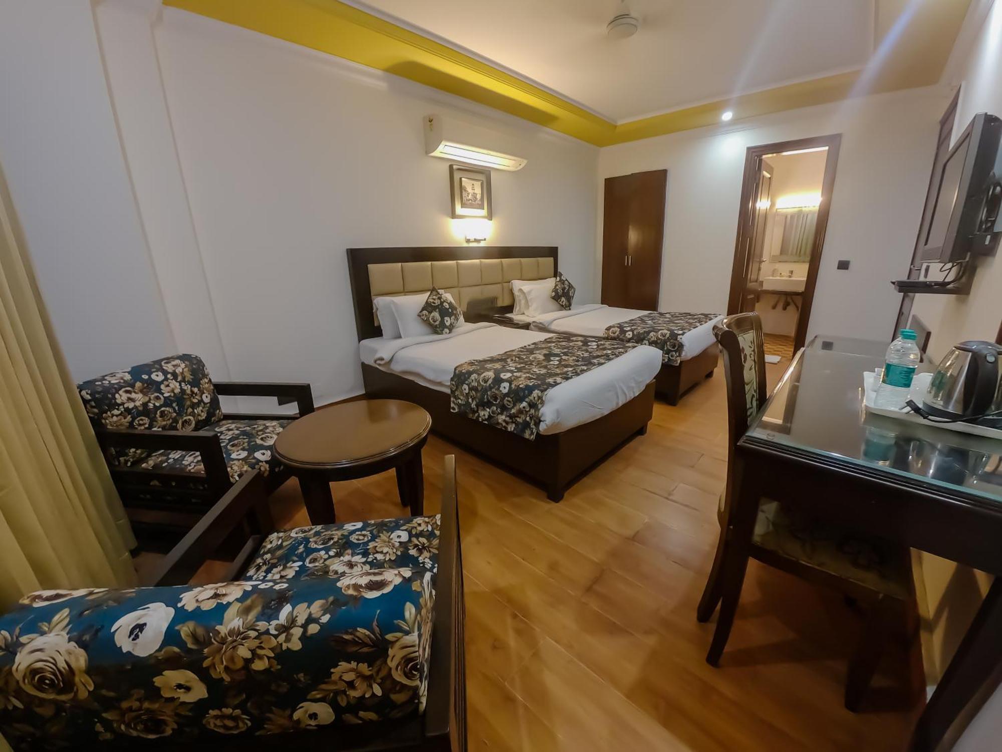 Kastor- Near Nehru Place- Gk 2- M Block Market-gk Metro Station-dr As Clinic Hotel