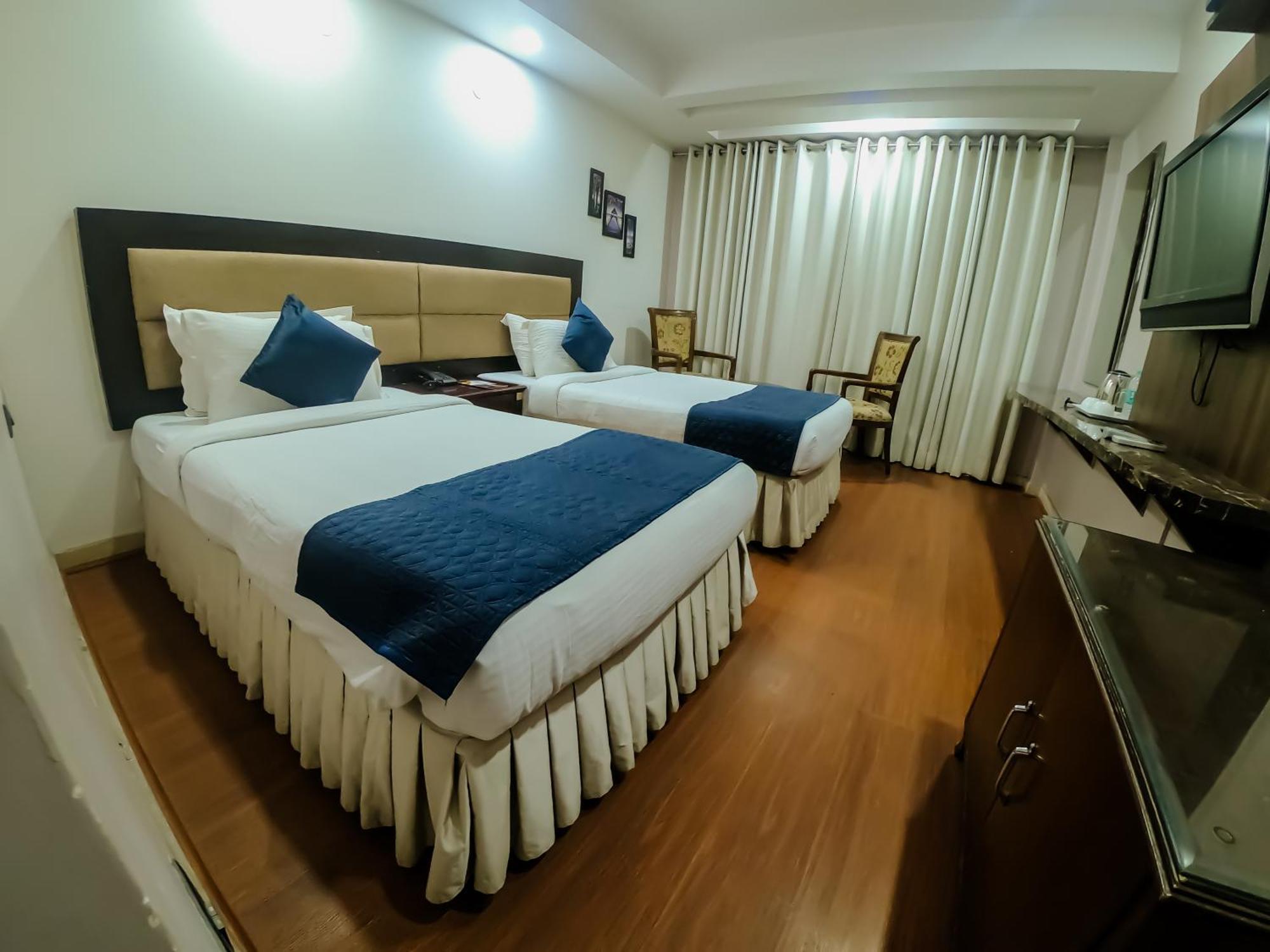 Kastor- Near Nehru Place- Gk 2- M Block Market-gk Metro Station-dr As Clinic 3* New Delhi