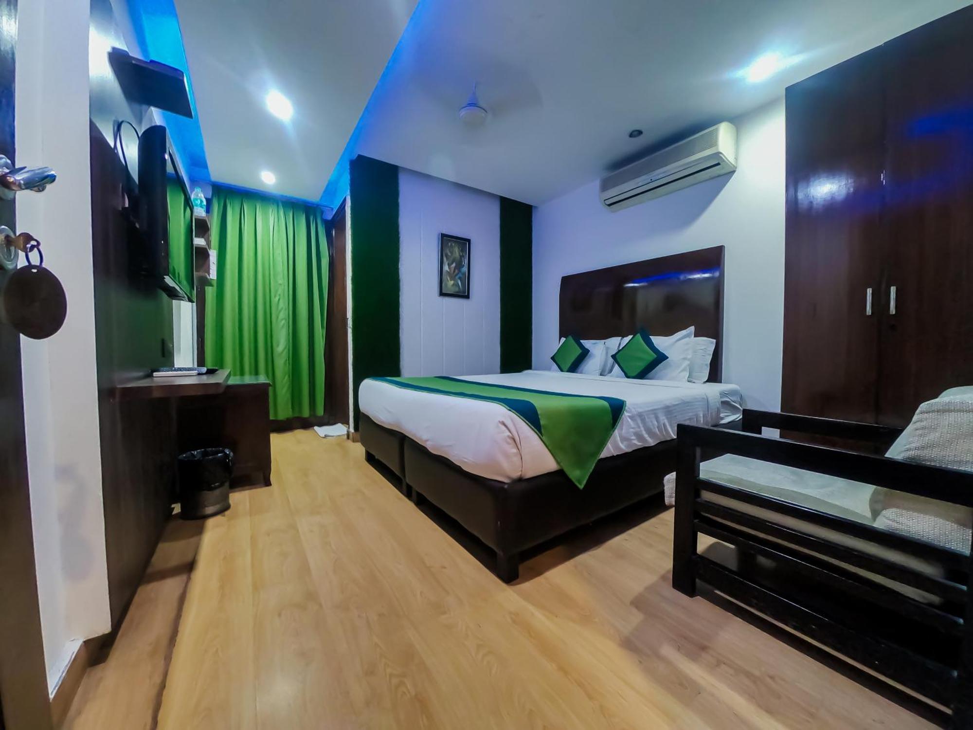 Hotel Kastor- Near Nehru Place- Gk 2- M Block Market-gk Metro Station-dr As Clinic