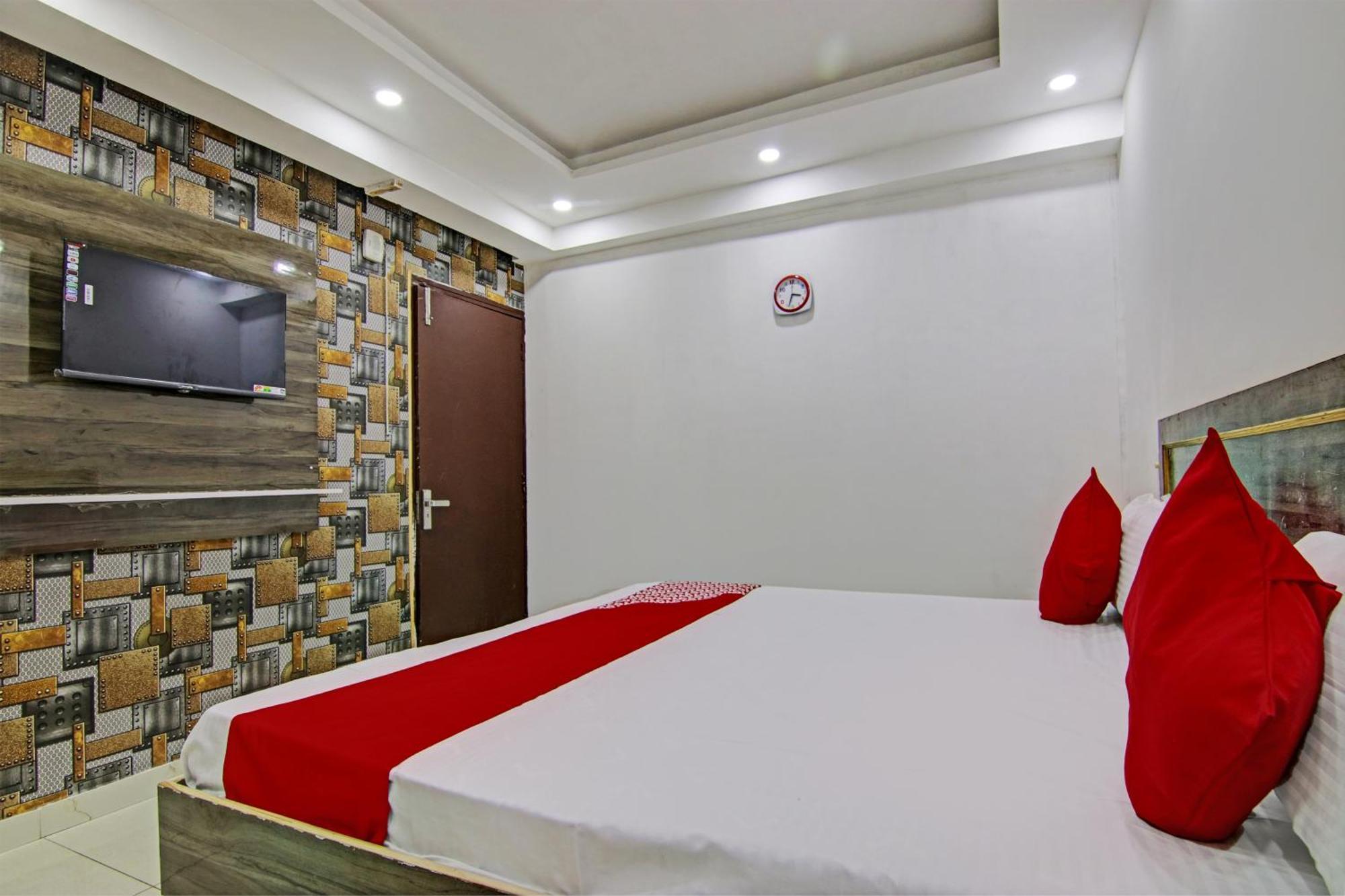 O Rk Plaza Hotel 3*