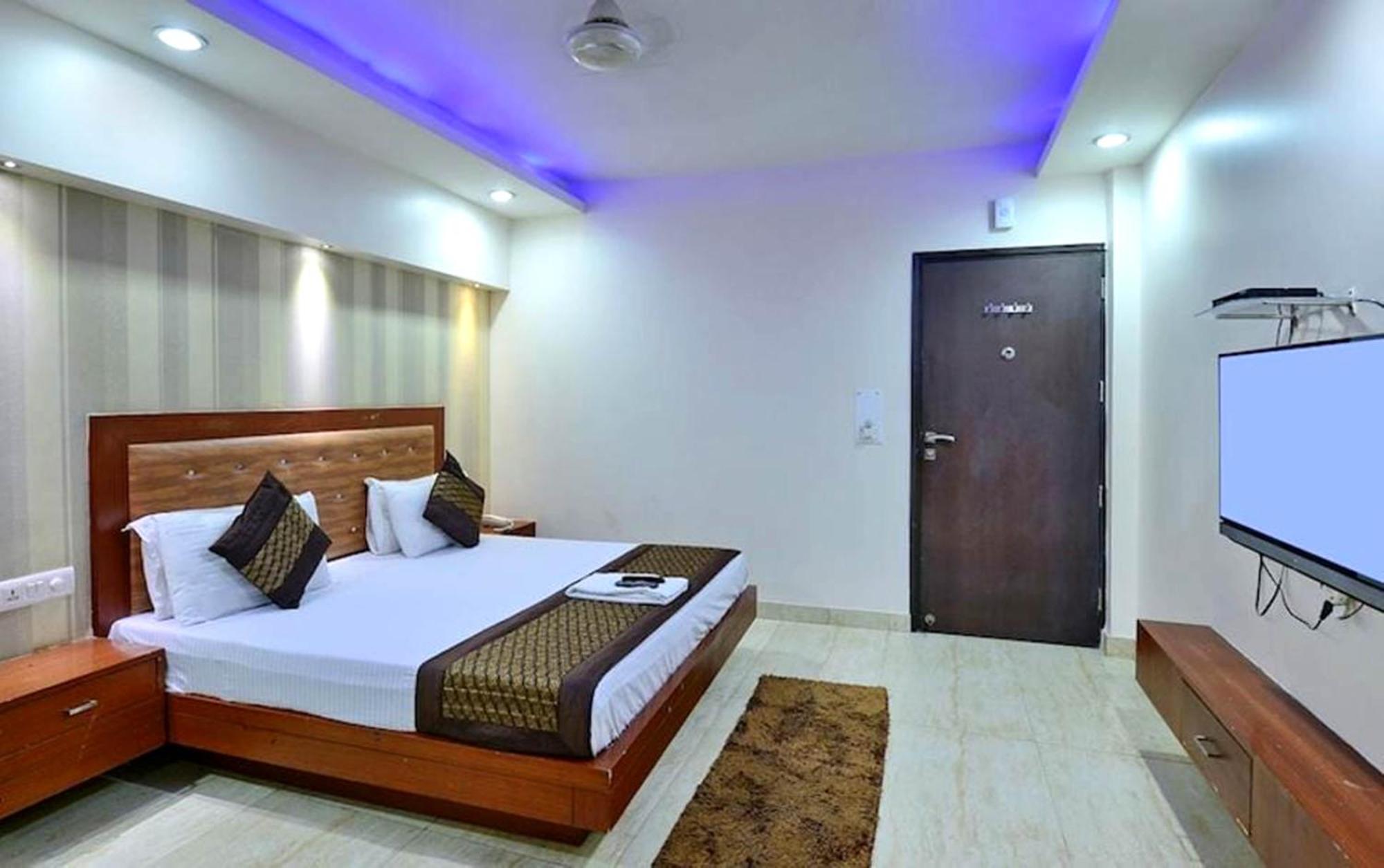 Hotel Excellancy - New Delhi Railway Station - Paharganj 3*