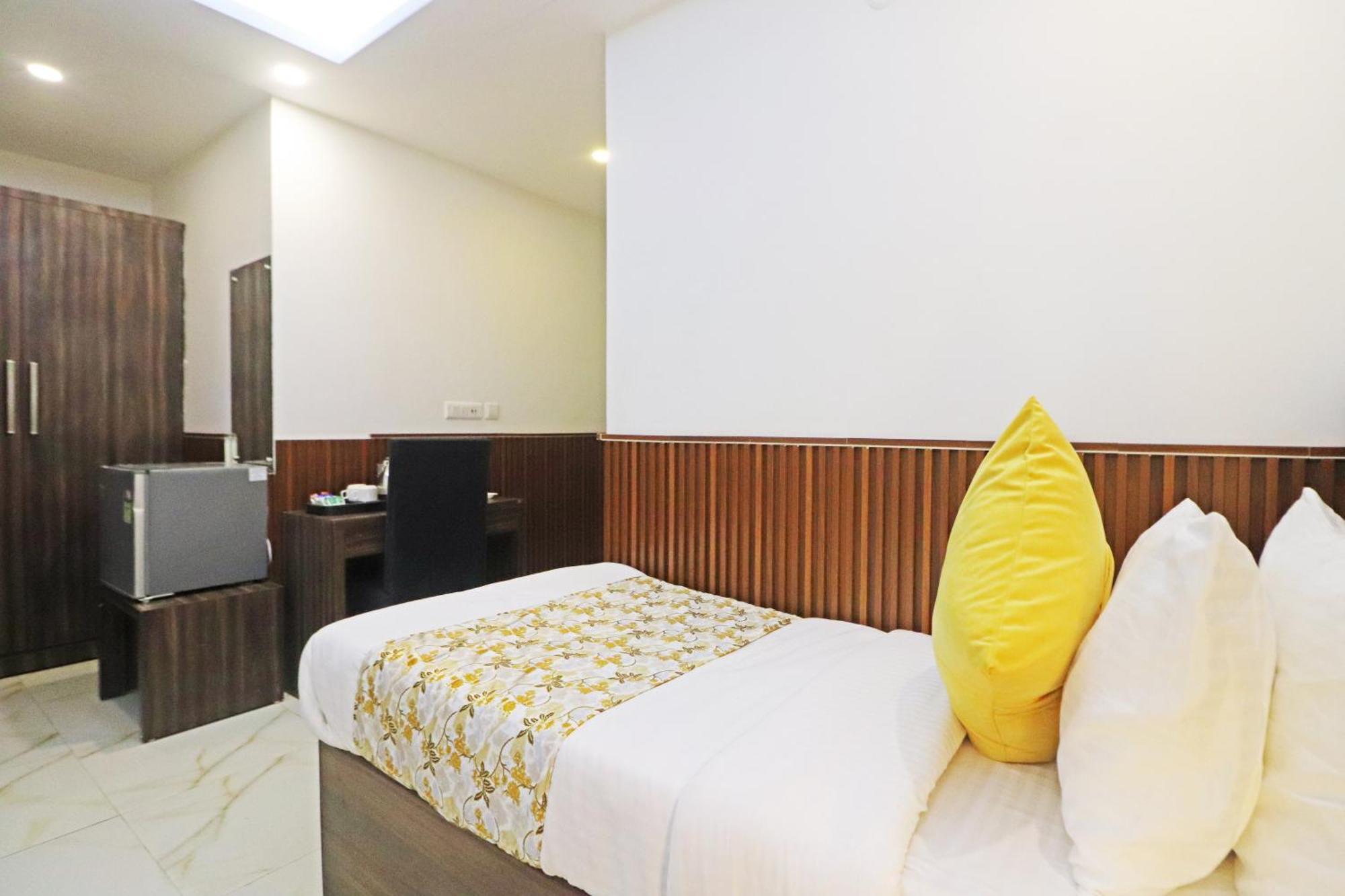 Hotel Mayda Prime Near Delhi Airport 3*