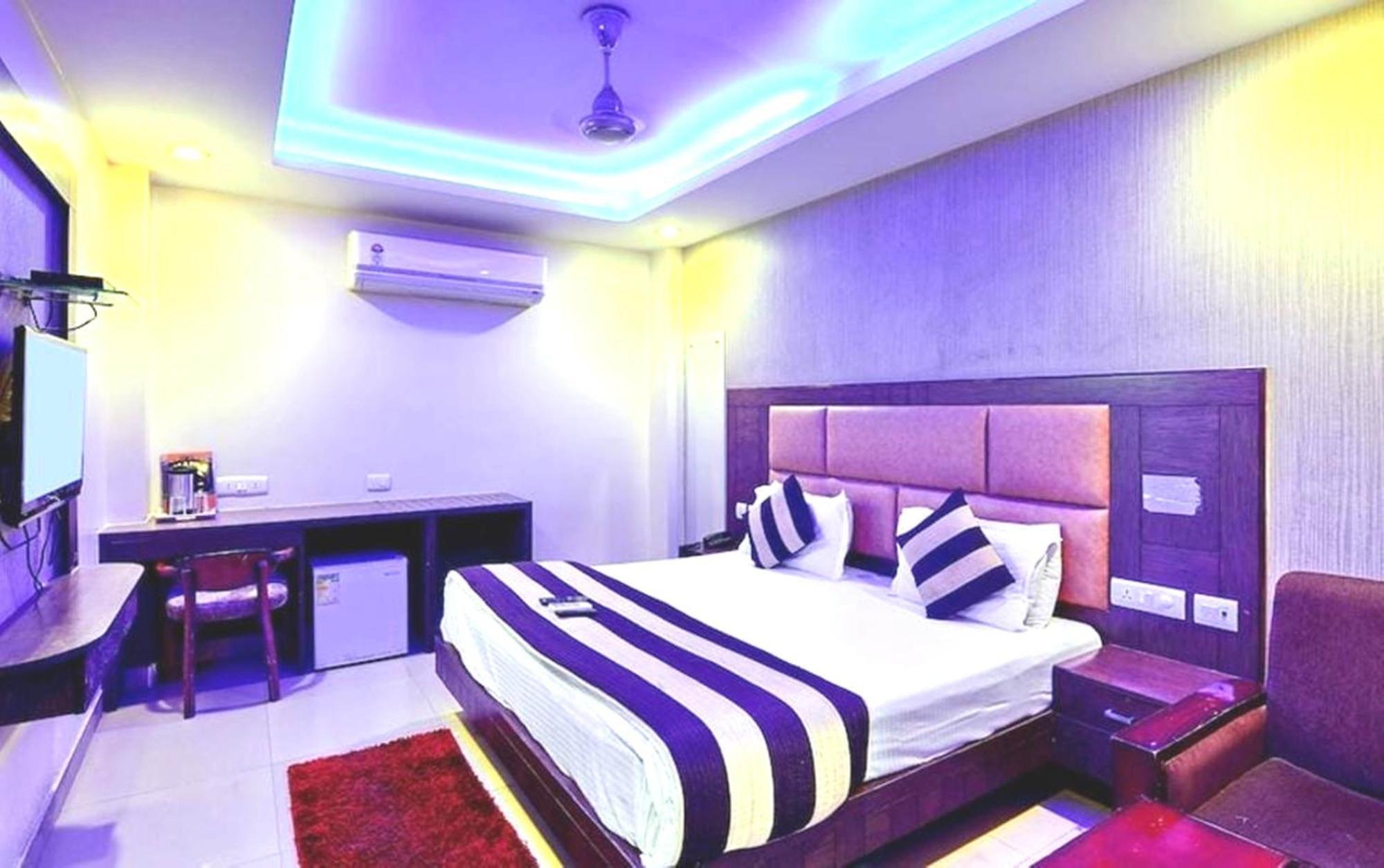 Hotel Excellancy - New Delhi Railway Station - Paharganj 3*