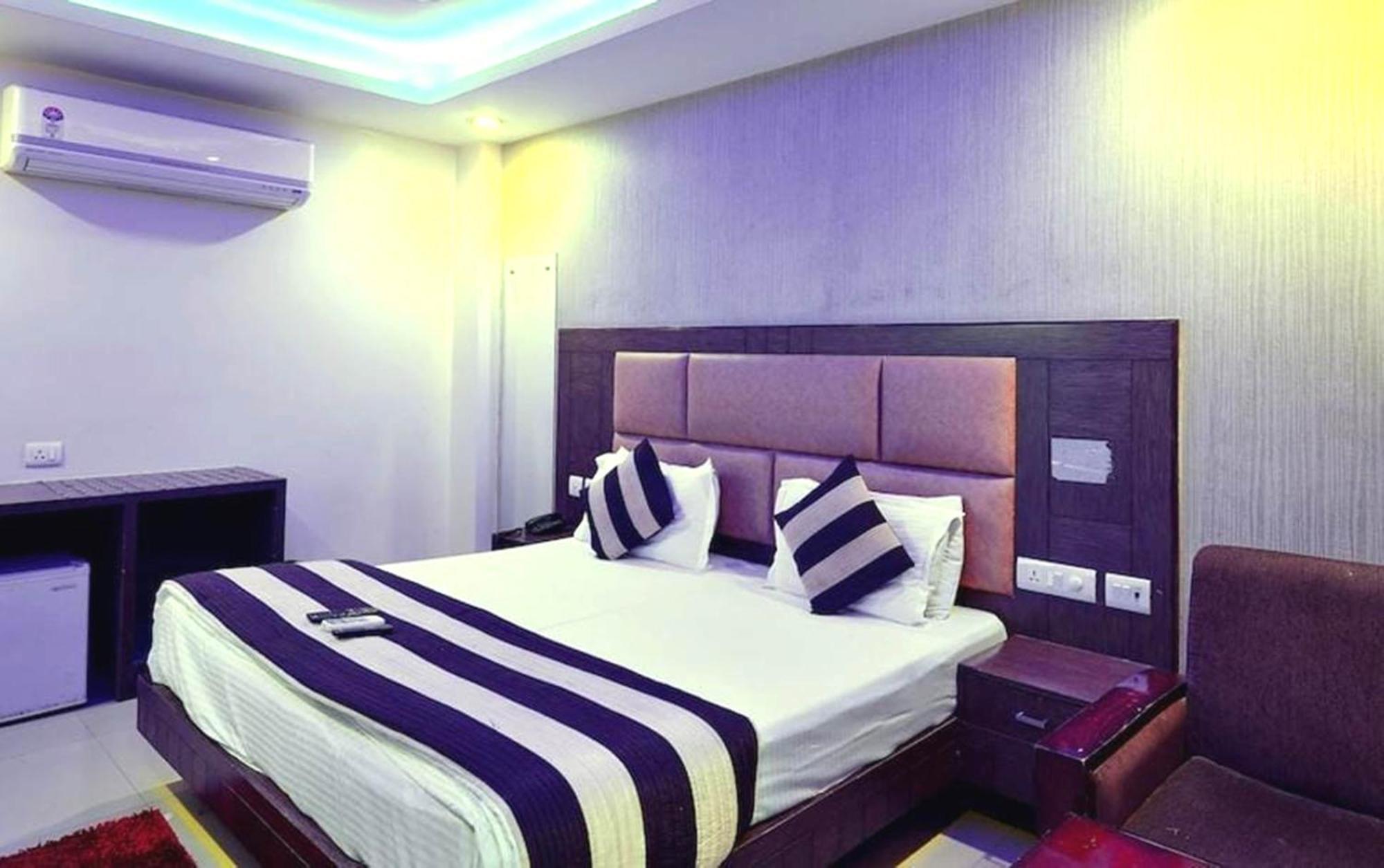 Hotel Excellancy - New Delhi Railway Station - Paharganj