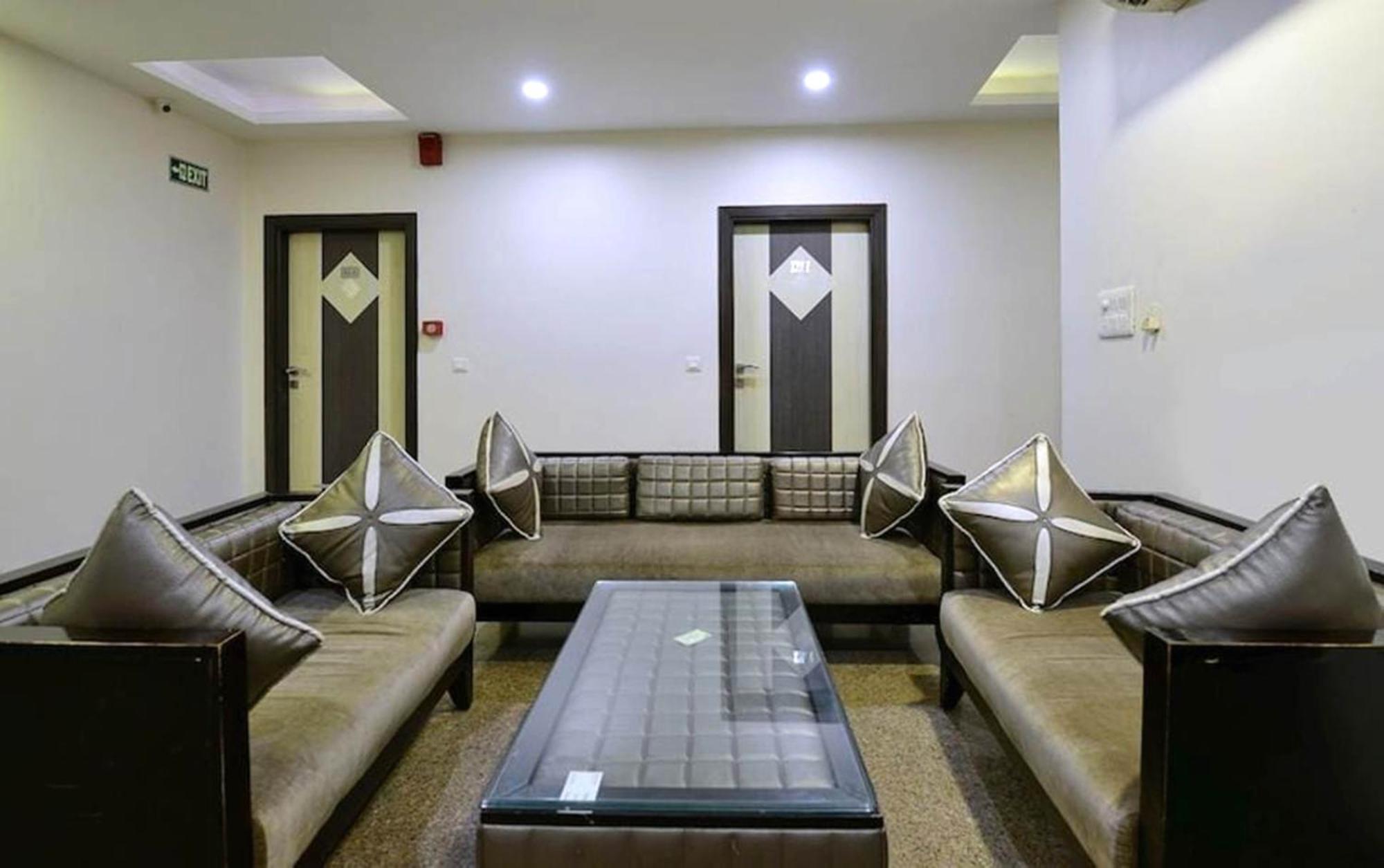 Hotel Excellancy - New Delhi Railway Station - Paharganj 3*