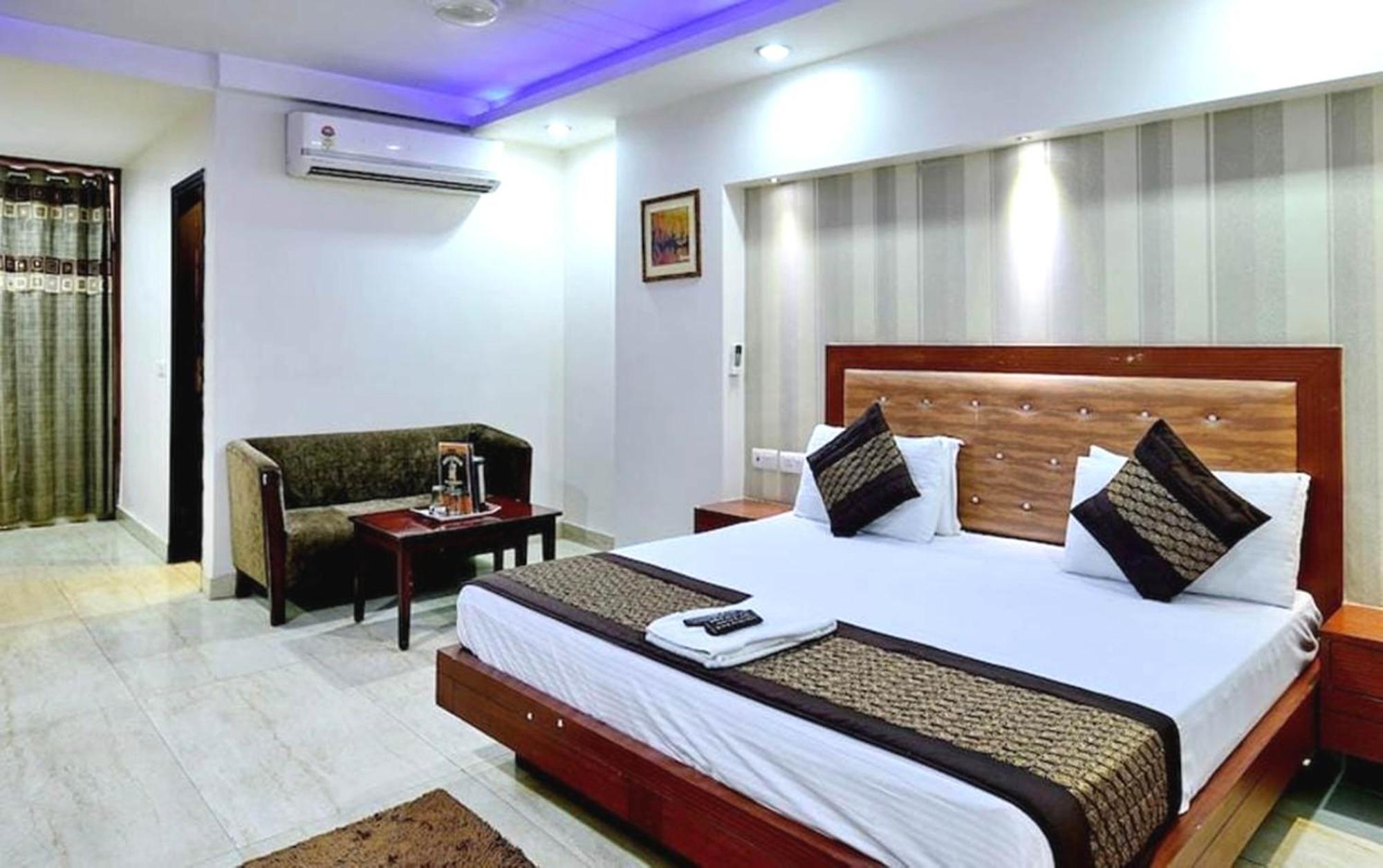 Hotel Excellancy - New Delhi Railway Station - Paharganj