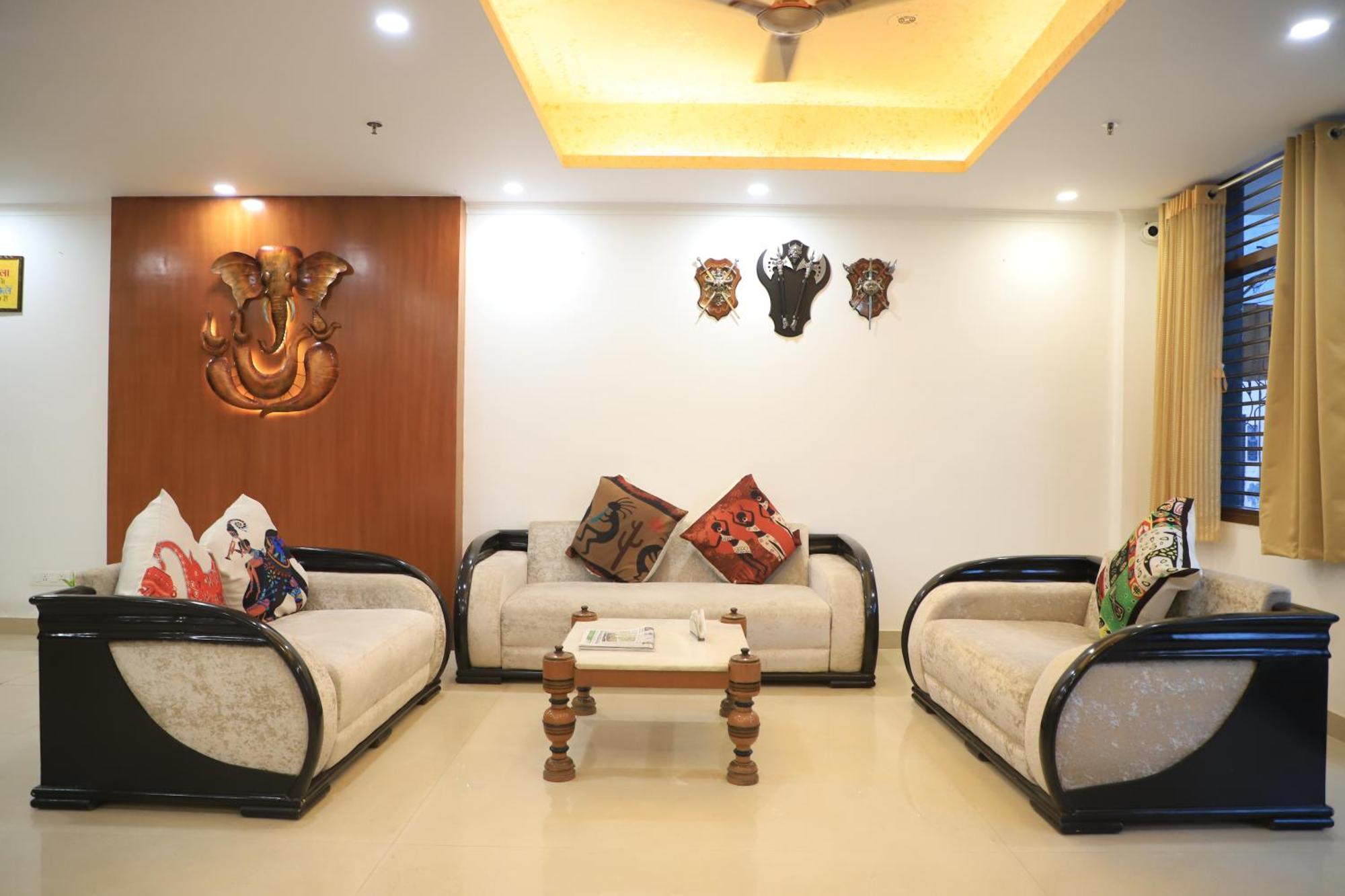 Moon Residency Near Yashobhoomi Convention Centre 3* Nova Deli