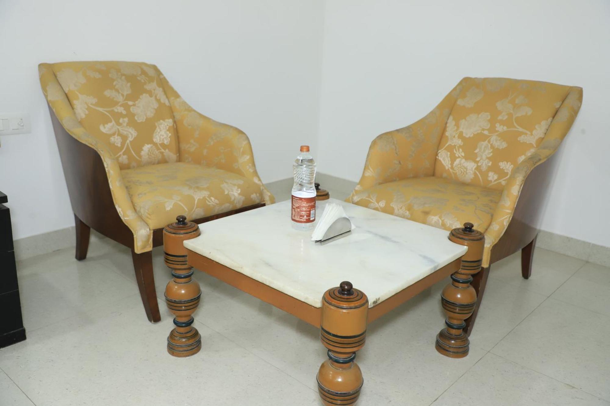 Moon Residency Near Yashobhoomi Convention Centre Hotel Nova Deli