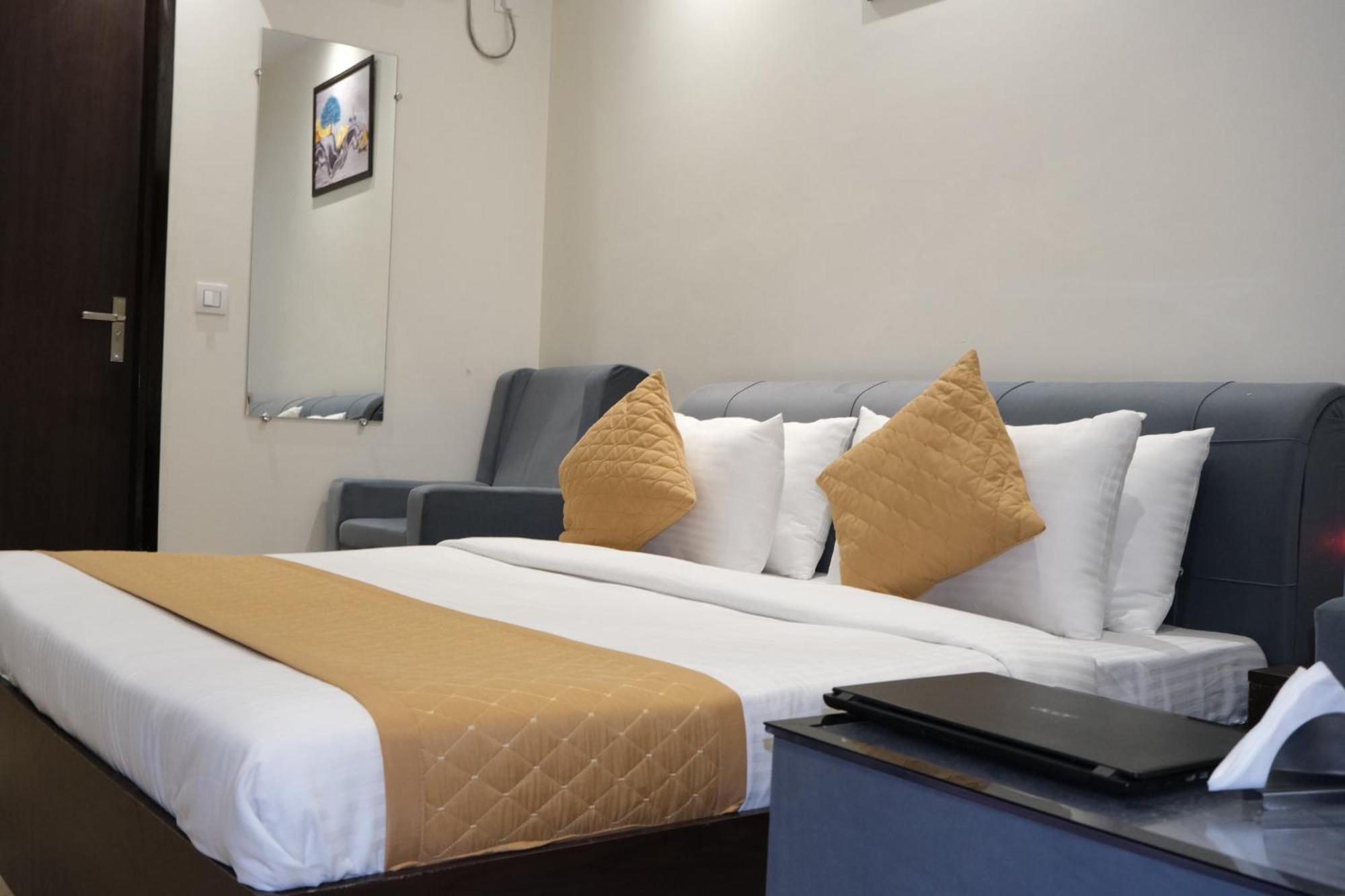 Hotel De Hocks Deluxe - Paharganj 4*