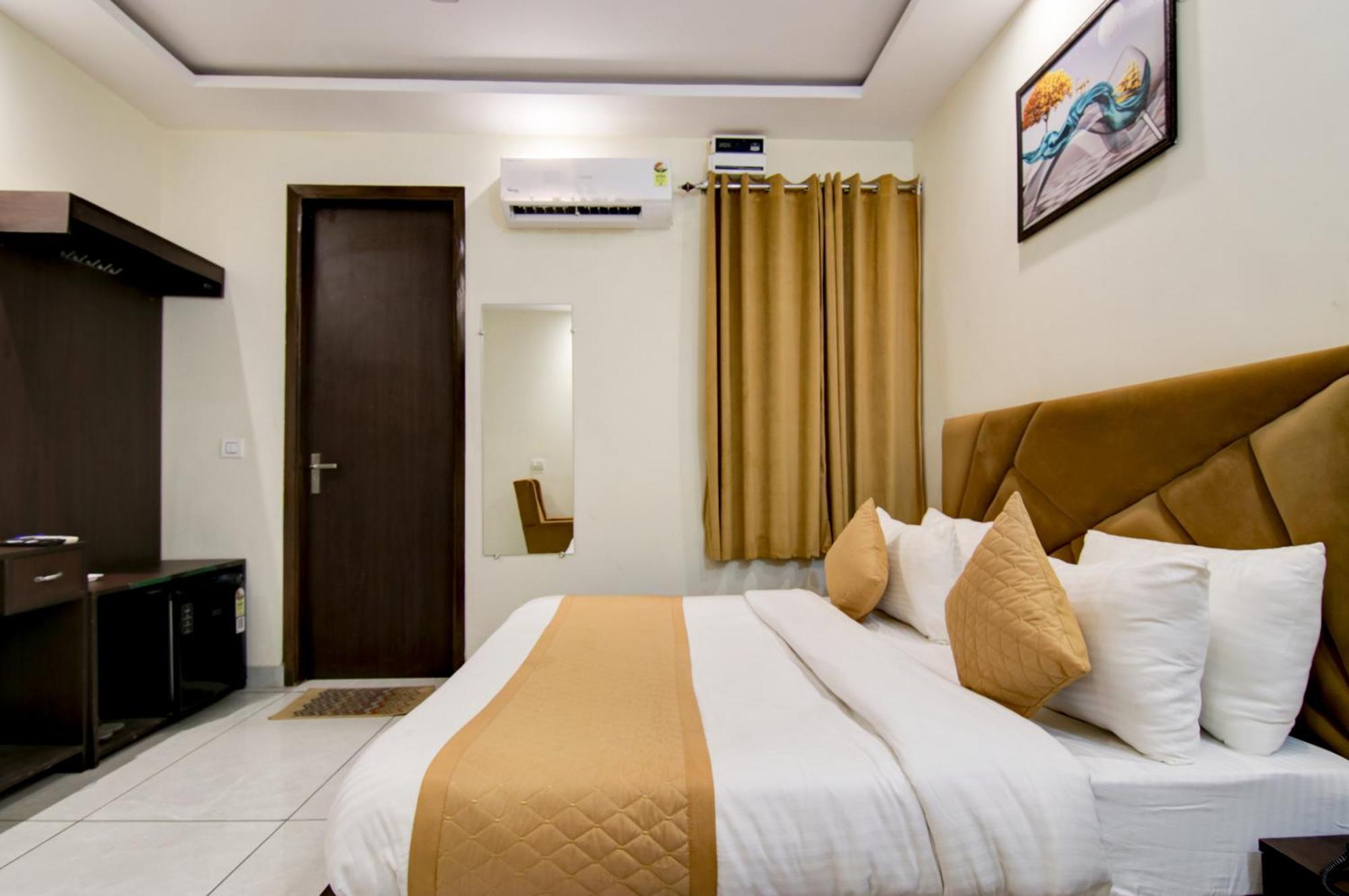 Hotel De Hocks Deluxe - Paharganj