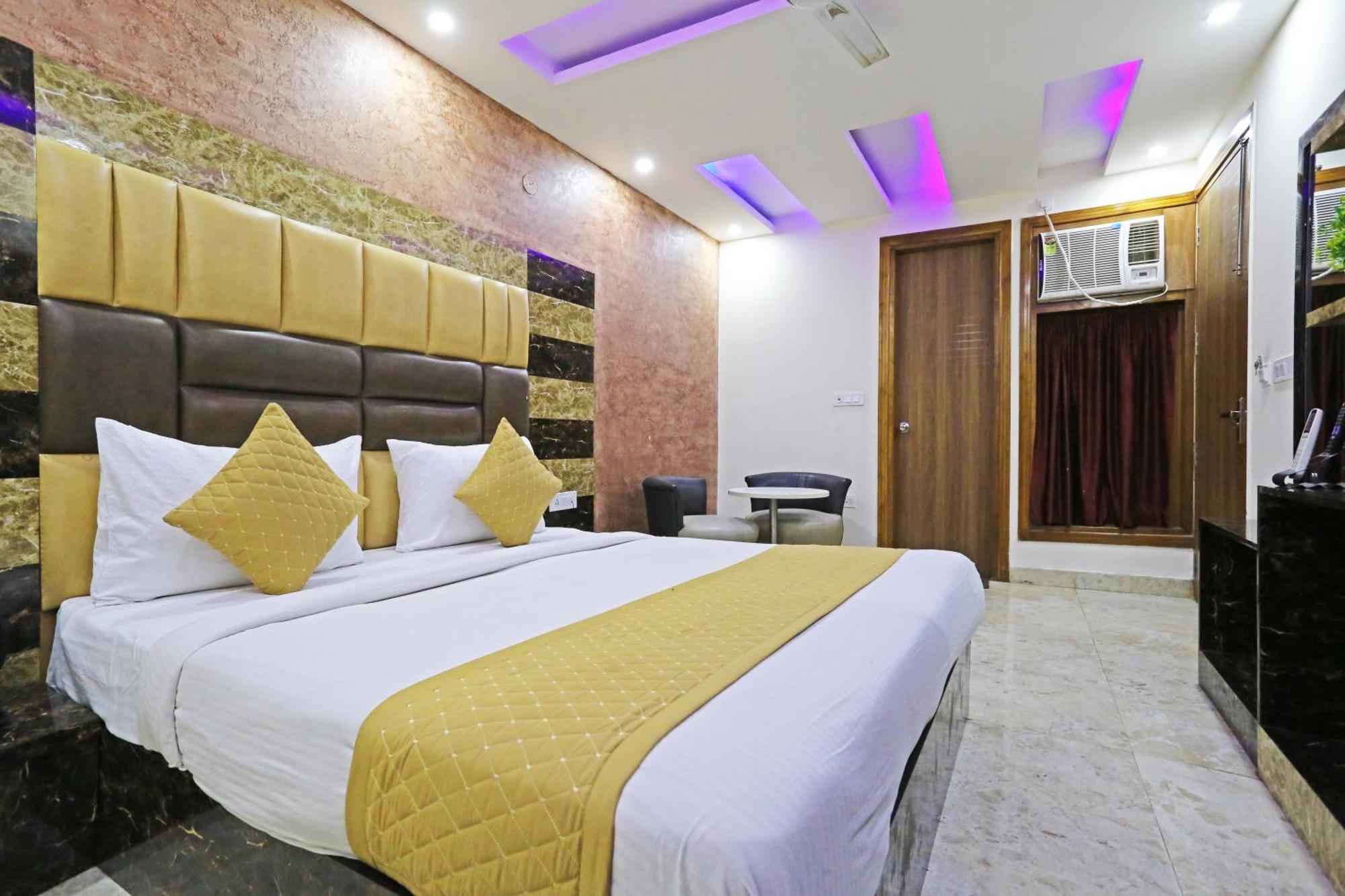Hotel Gross Near Igi Airport 3*