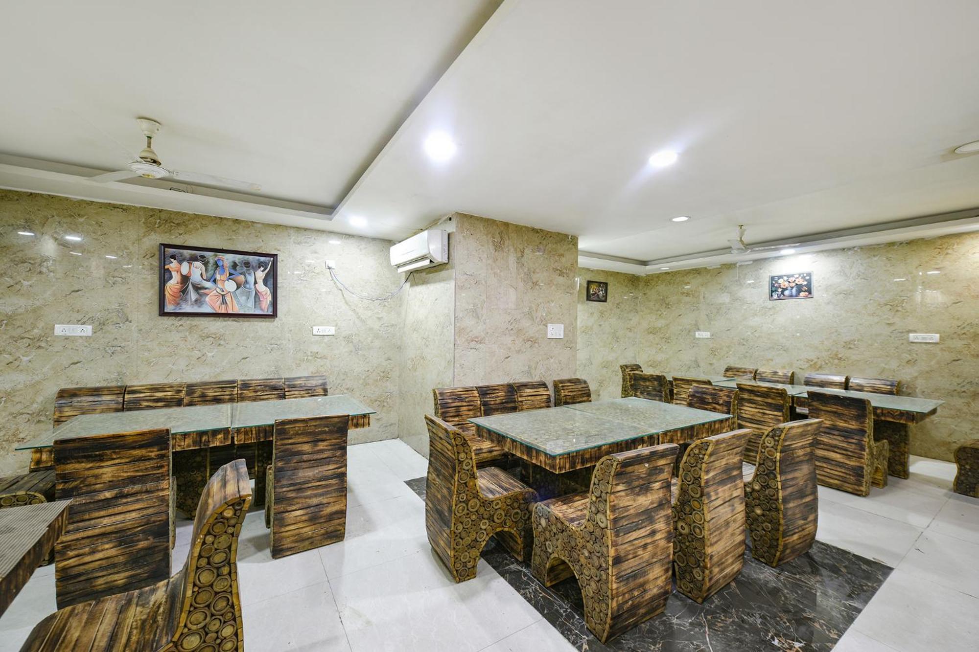 Fabhotel Belwood Near Igi Airport