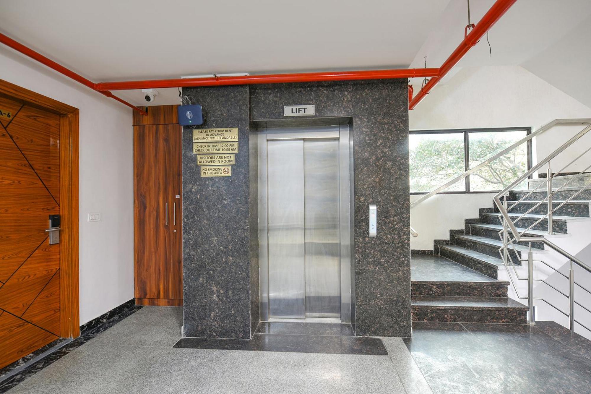 Fabhotel Prime Dev Palace Hotel