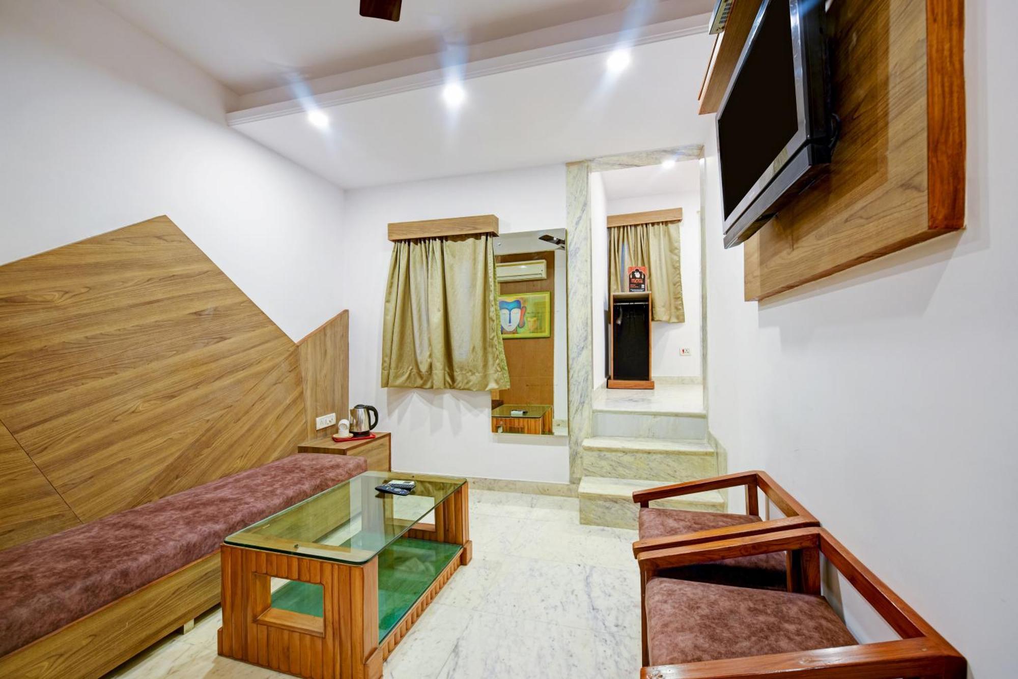 The Natraj Yes Please -new Delhi Hotel