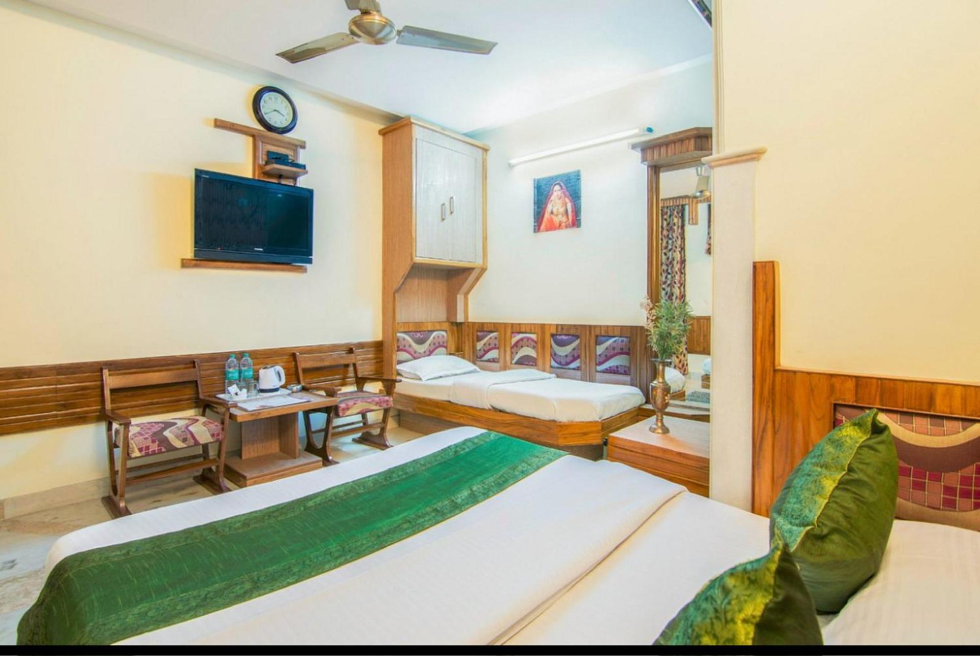 The Natraj Yes Please -new Delhi Hotel Nova Deli