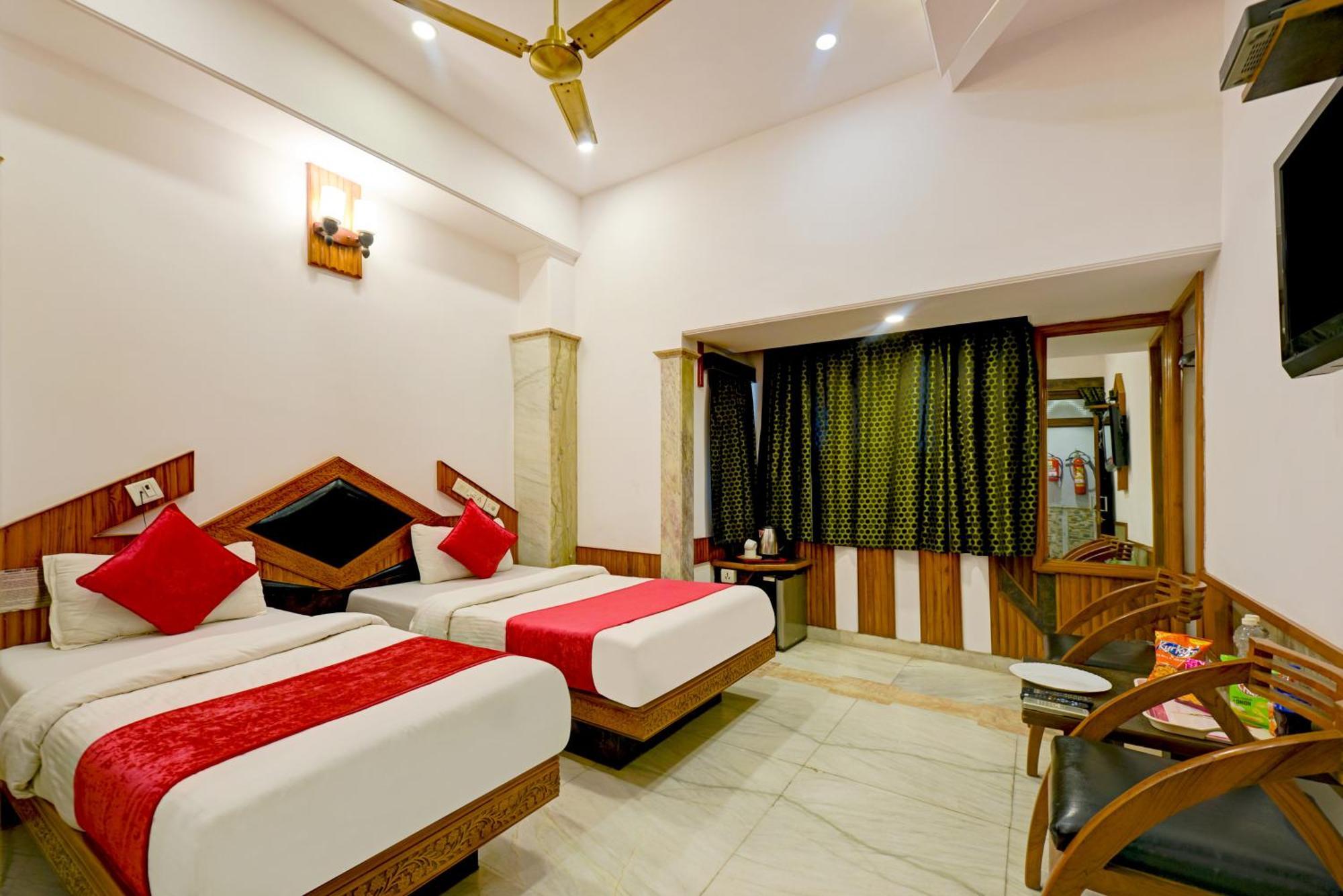 Hotel The Natraj Yes Please -new Delhi 4*