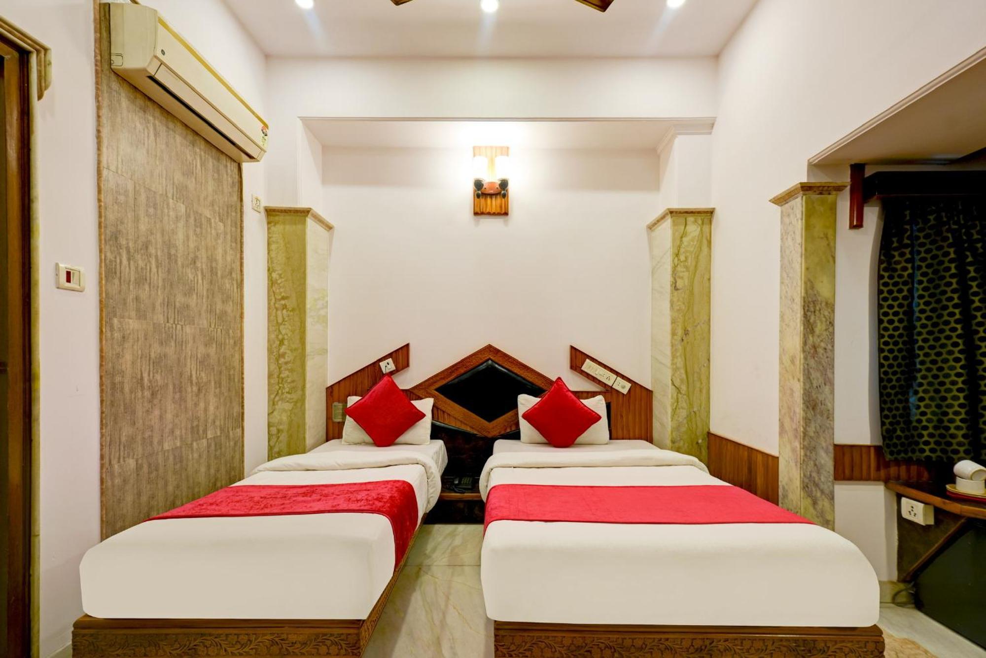 The Natraj Yes Please -new Delhi Hotel