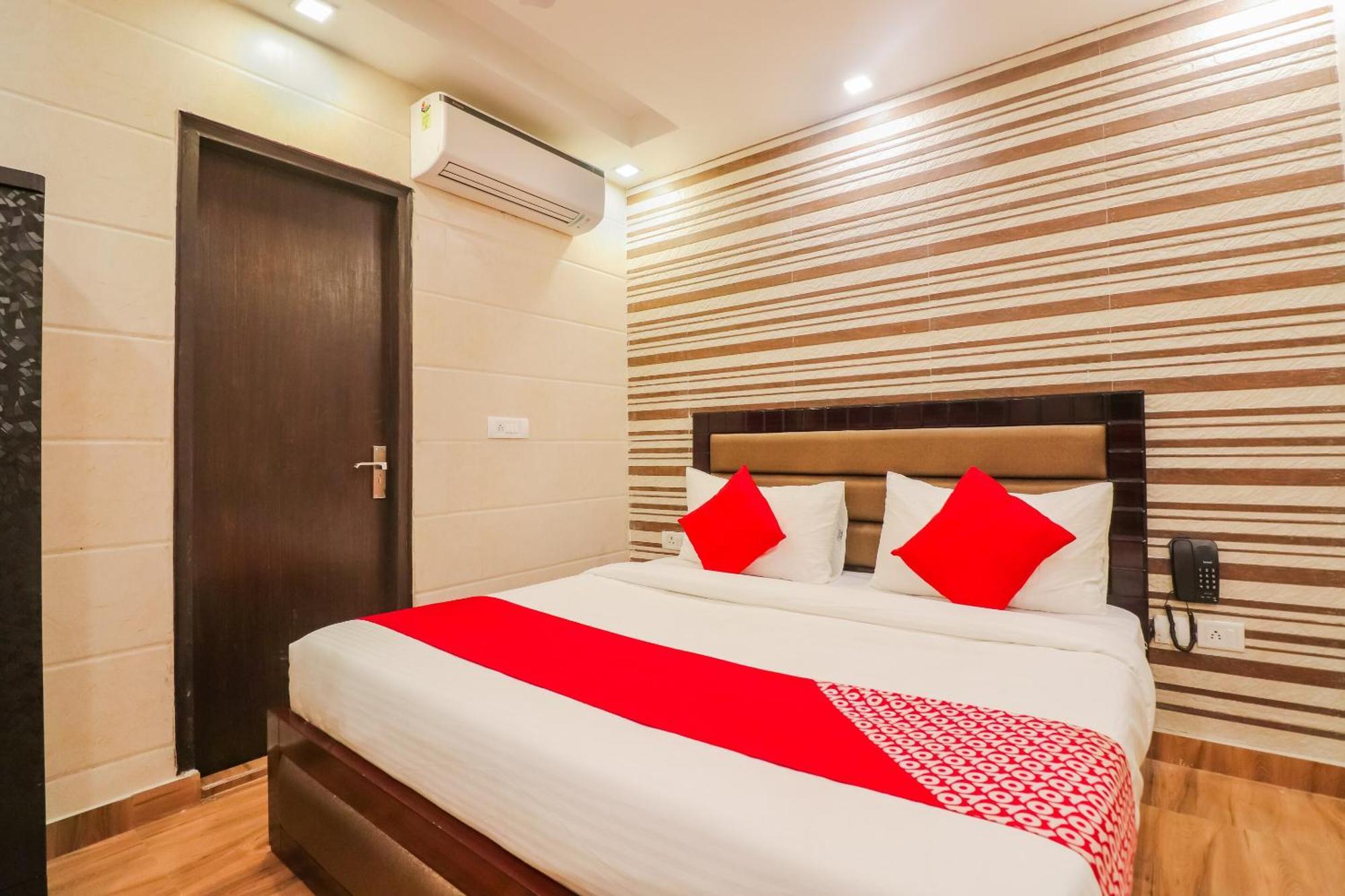 Oyo Flagship The Heights New Delhi