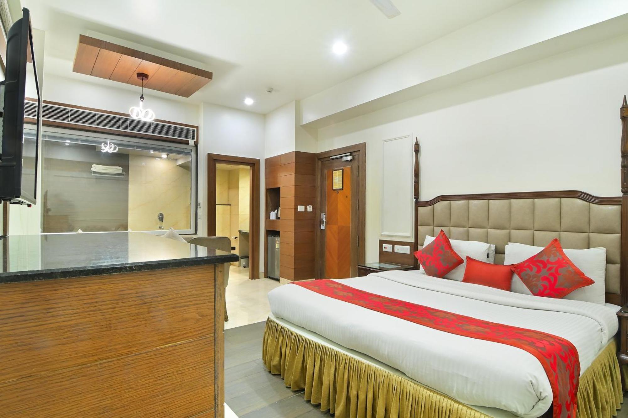 Hotel Hari Piorko Grand - 2 Min From New Railway Station 4*