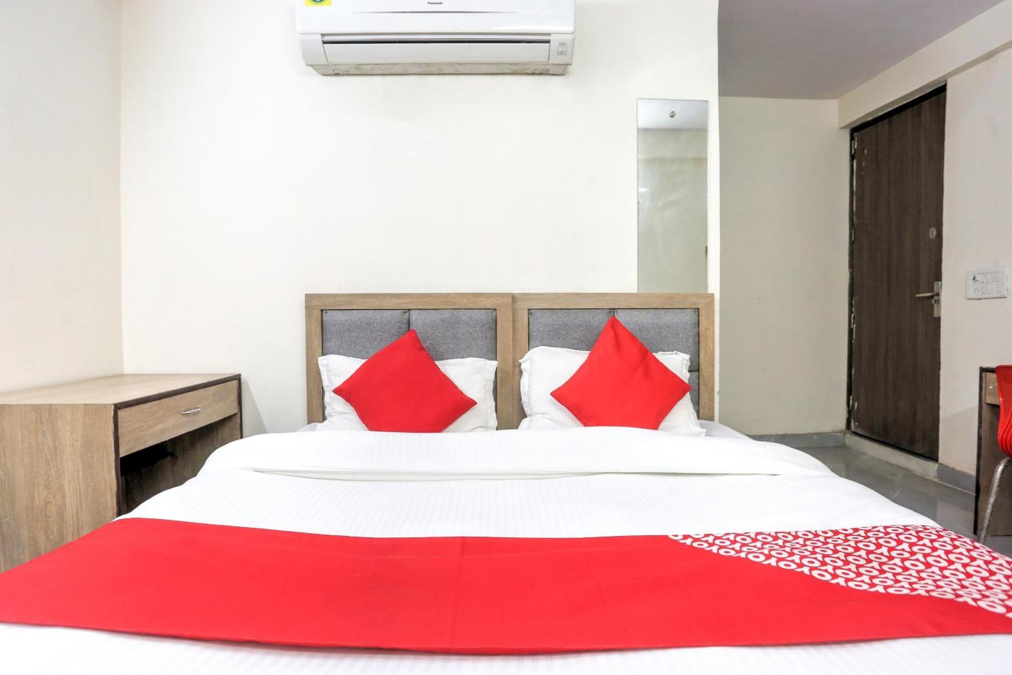 Hotel O 77674 White