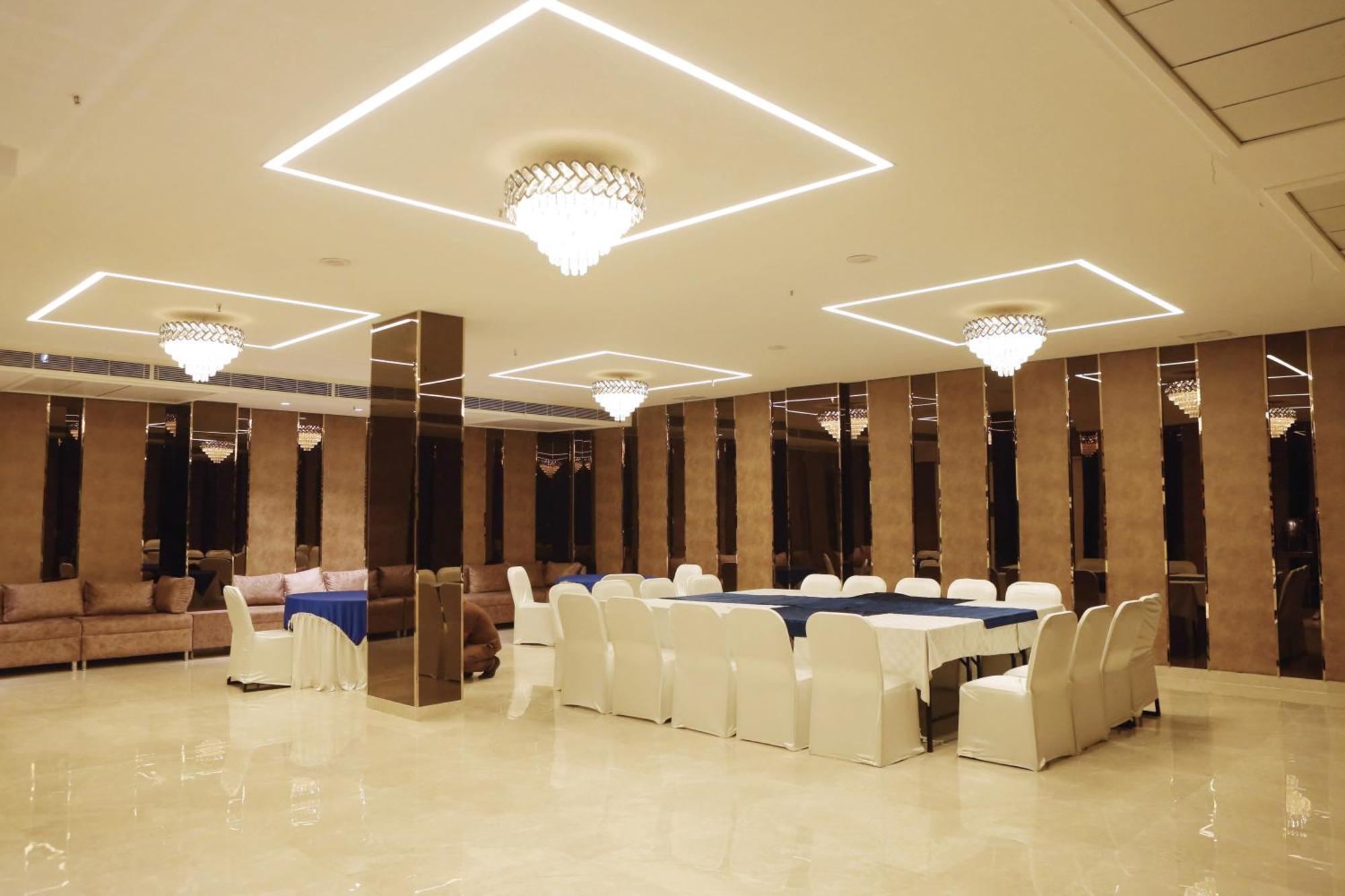 Hotel Karon - Lajpat Nagar 3*