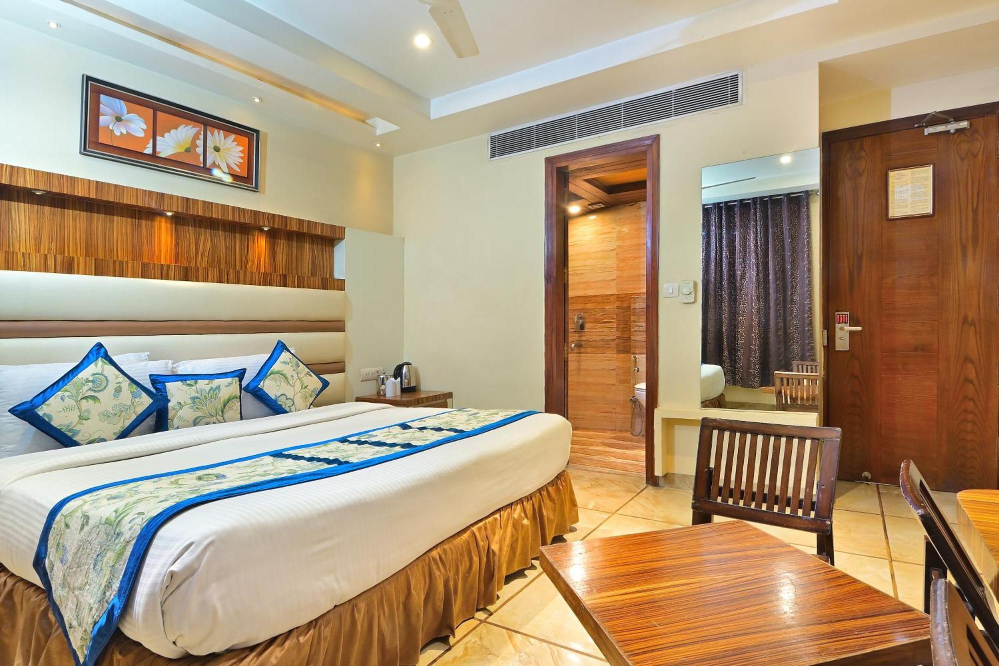 Hotel Hari Piorko Grand - 2 Min From New Railway Station