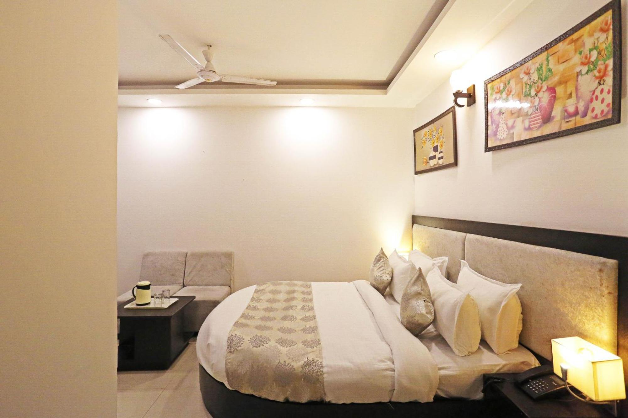 Airport Swan Near Delhi Airport 4*