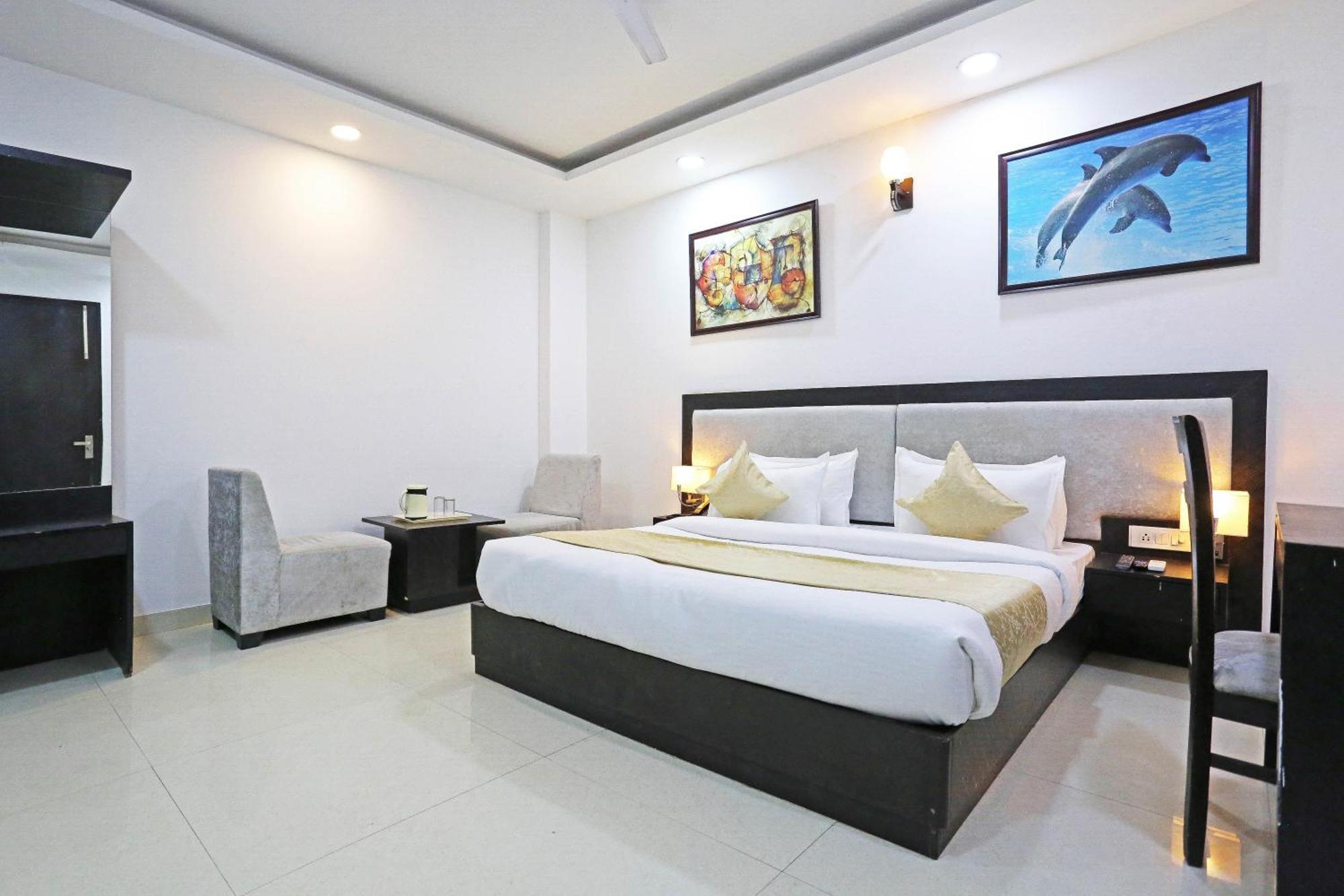 Airport Swan Near Delhi Airport Hotel 4*