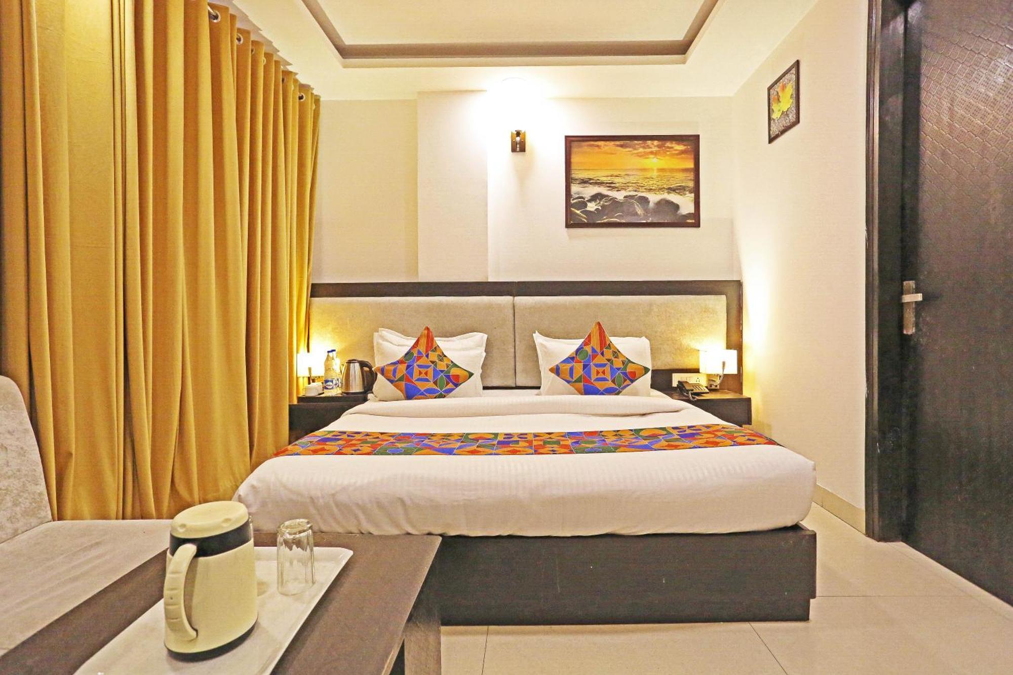 Airport Swan Near Delhi Airport Hotel 4*