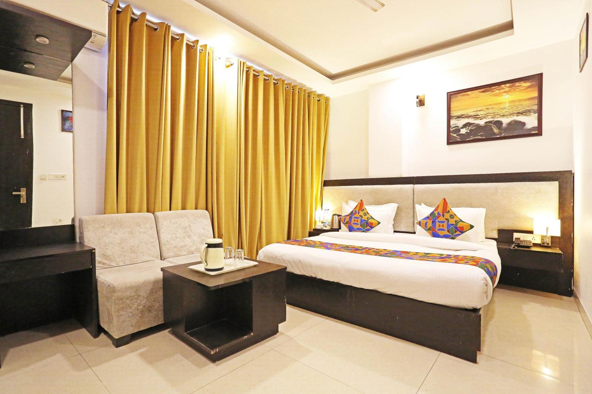 Airport Swan Near Delhi Airport 4*