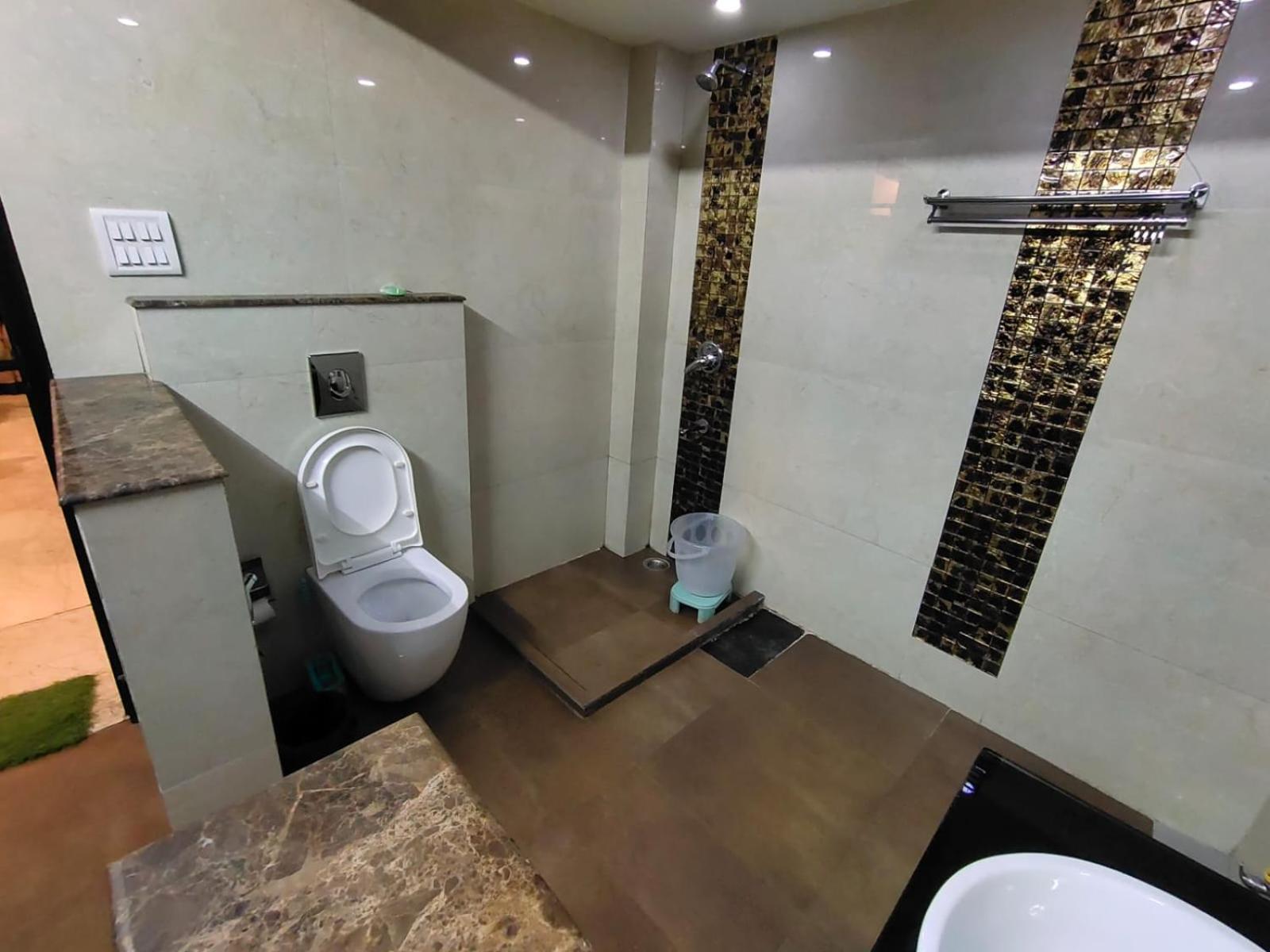 Hotel Gk Residency Kailash Colony 3*