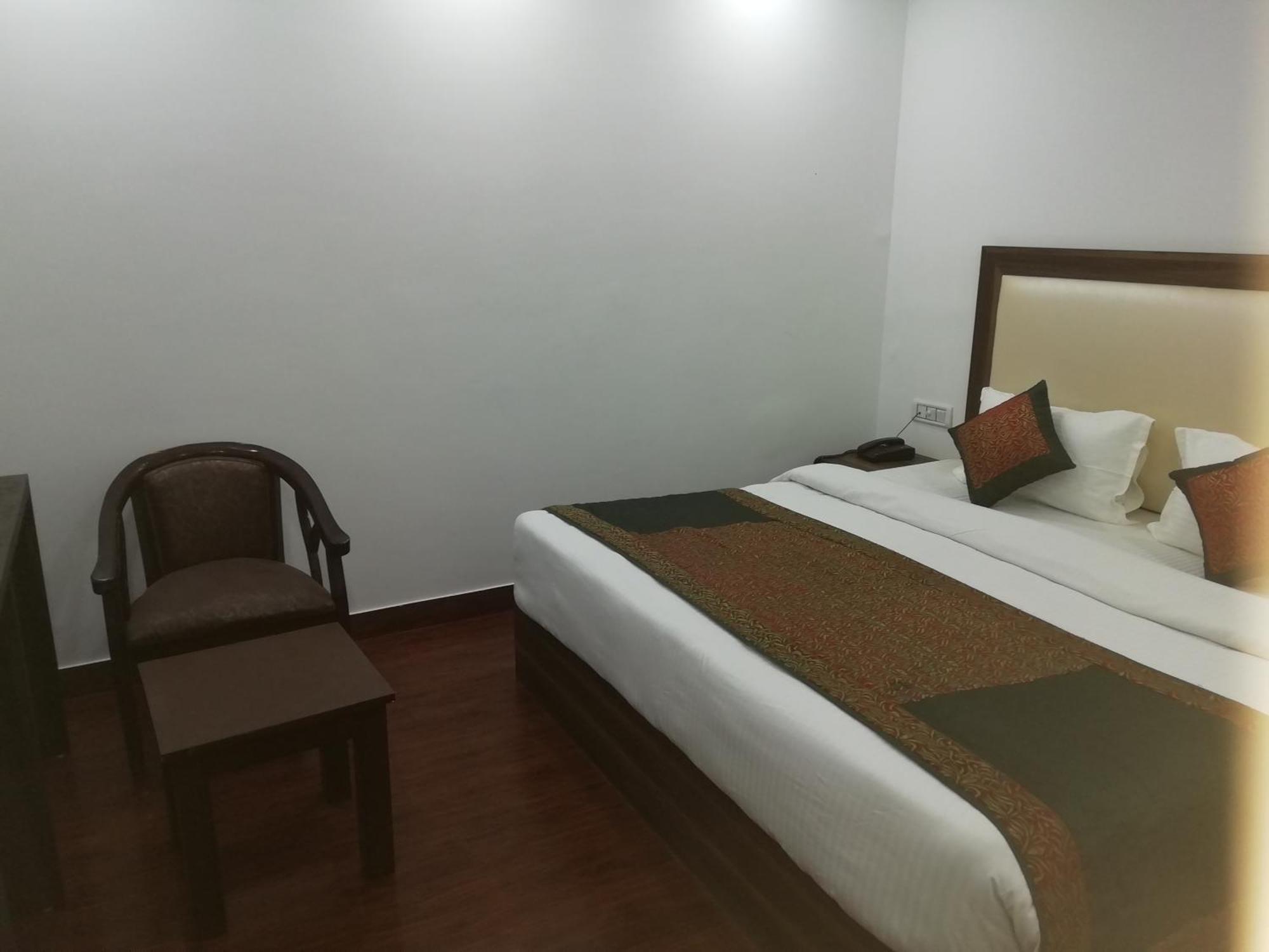 Gk Residency Kailash Colony Hotel 3*
