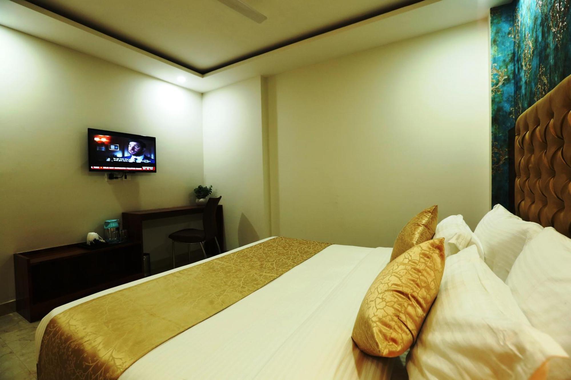 Hotel The Ventus Inn - Igi International Airport Delhi Hotel New Delhi
