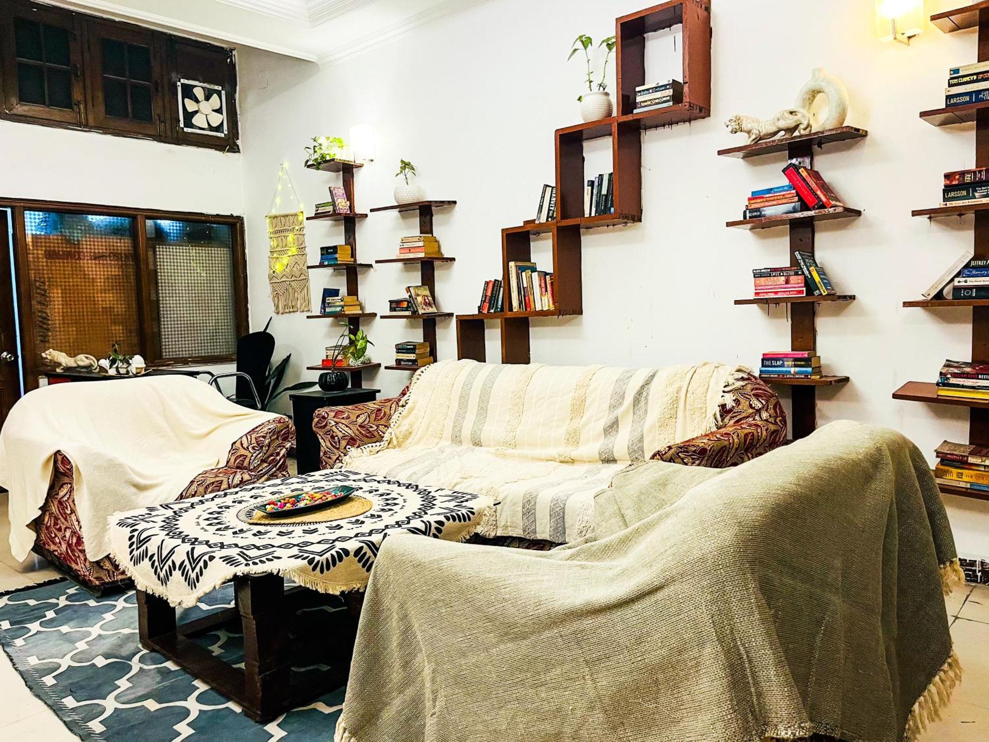 Atharva's Homestay, Nehru Enclave Hostel New Delhi