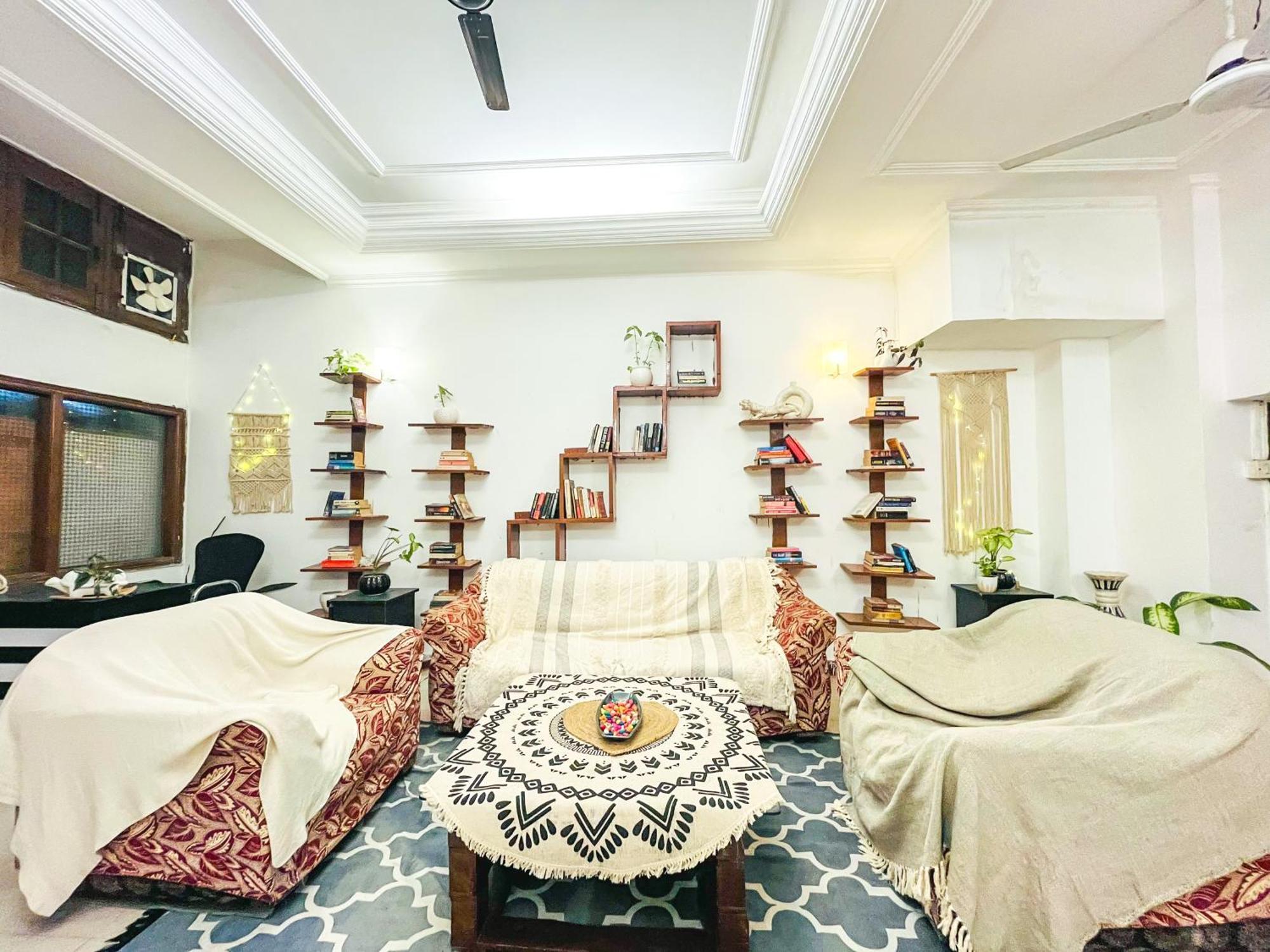 Atharva's Homestay, Nehru Enclave *