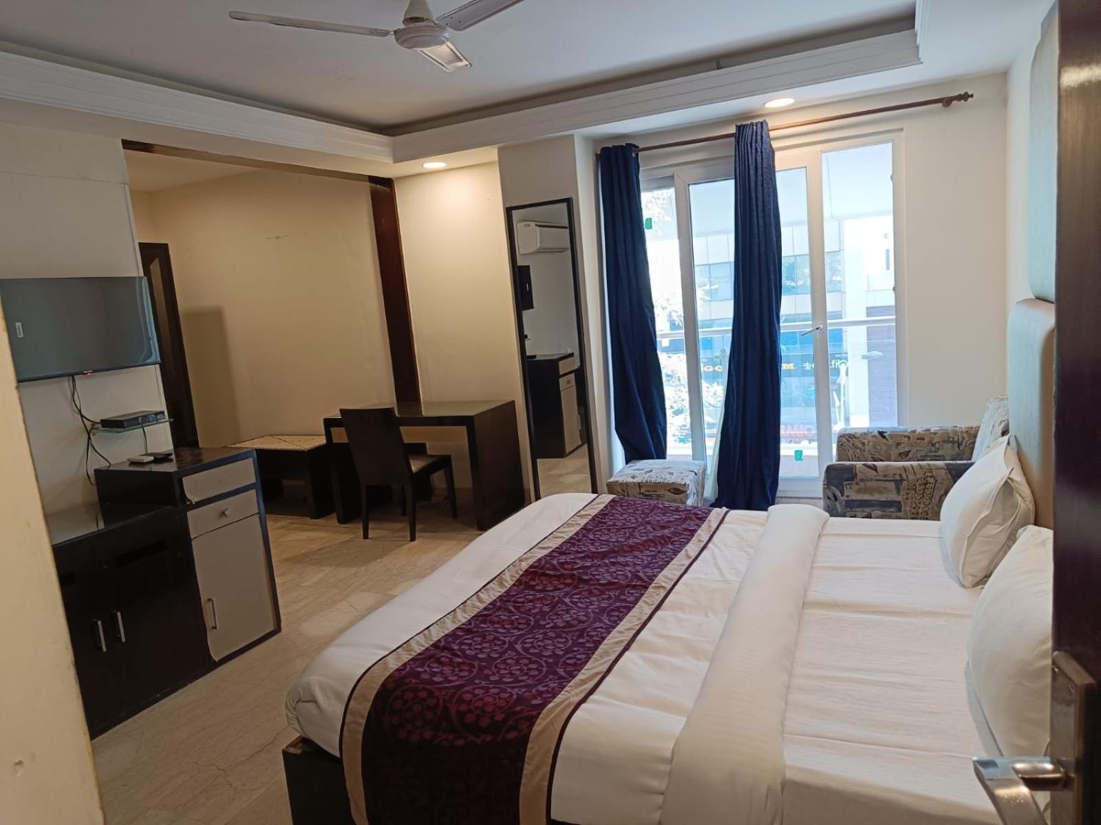 Gk Residency Kailash Colony 3*