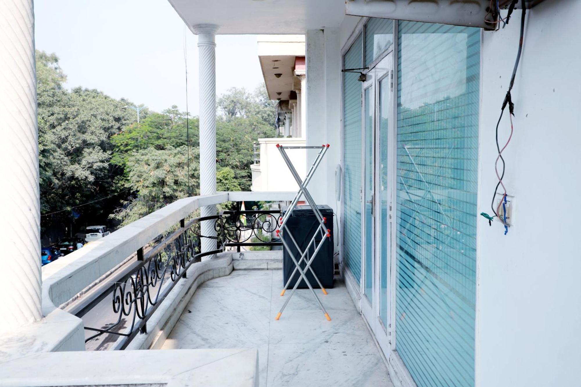 Fortune Service 2bhk,e28 Saket 2a Apartment
