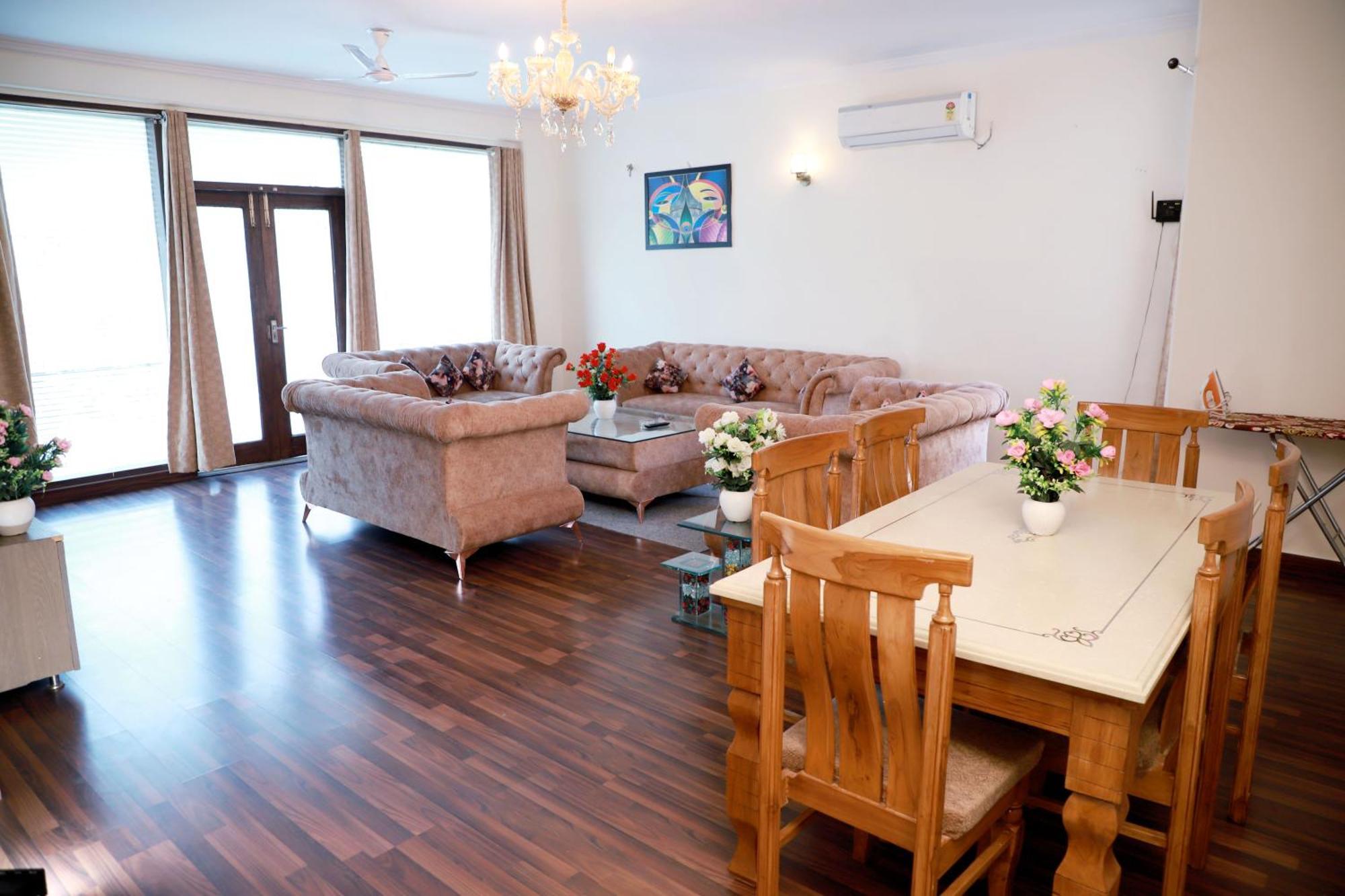 Fortune Service 2bhk,e28 Saket 2a