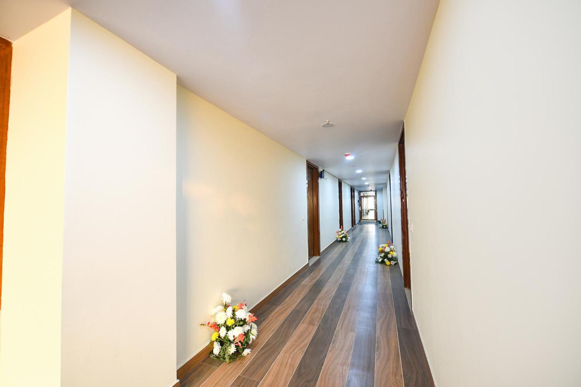 Fabhotel Mona International Hotel