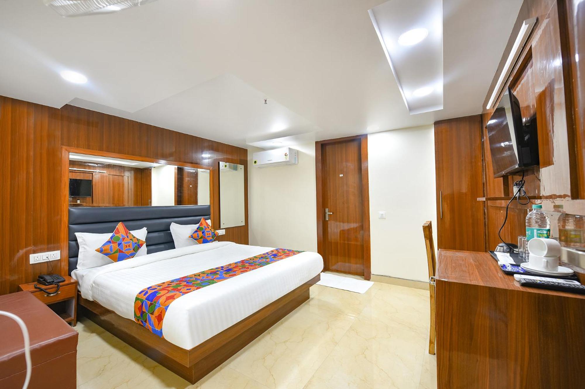 Hotel Fabhotel Mona International 3*