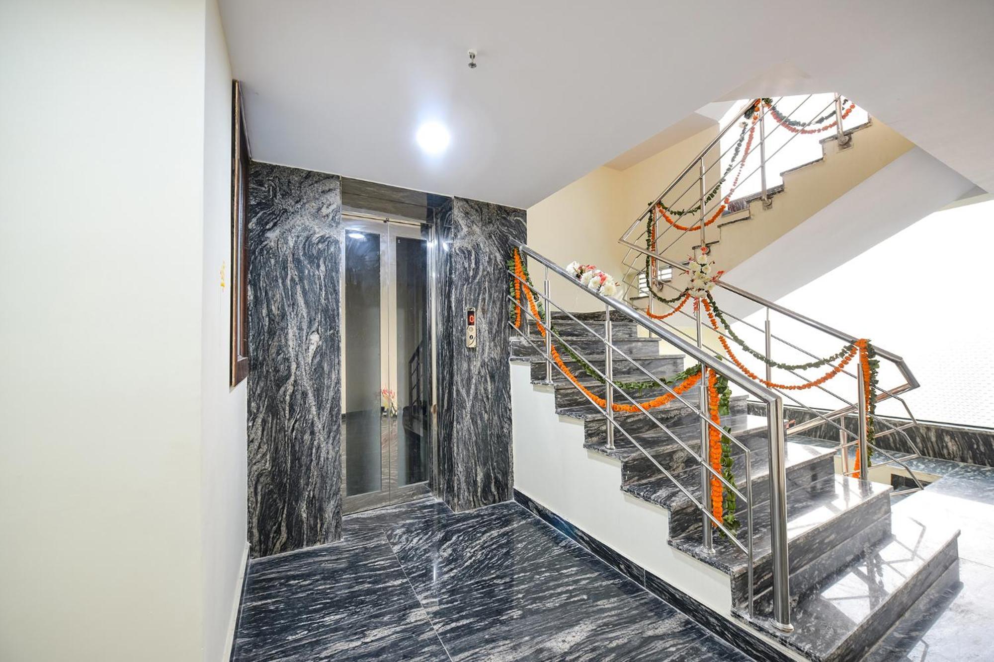 Hotel Fabhotel Mona International New Delhi