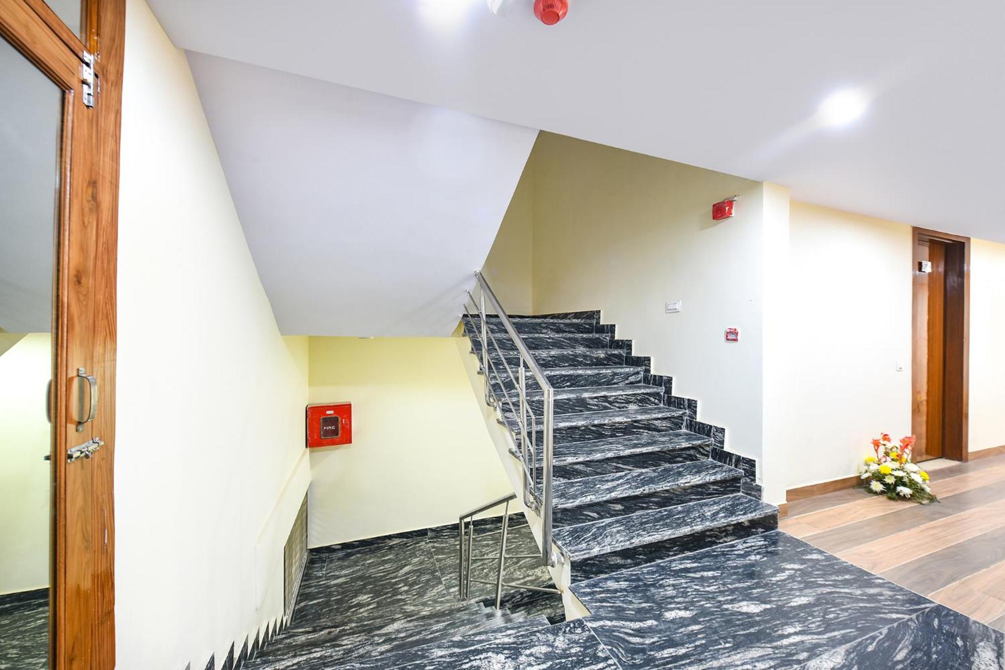 Fabhotel Mona International Hotel New Delhi