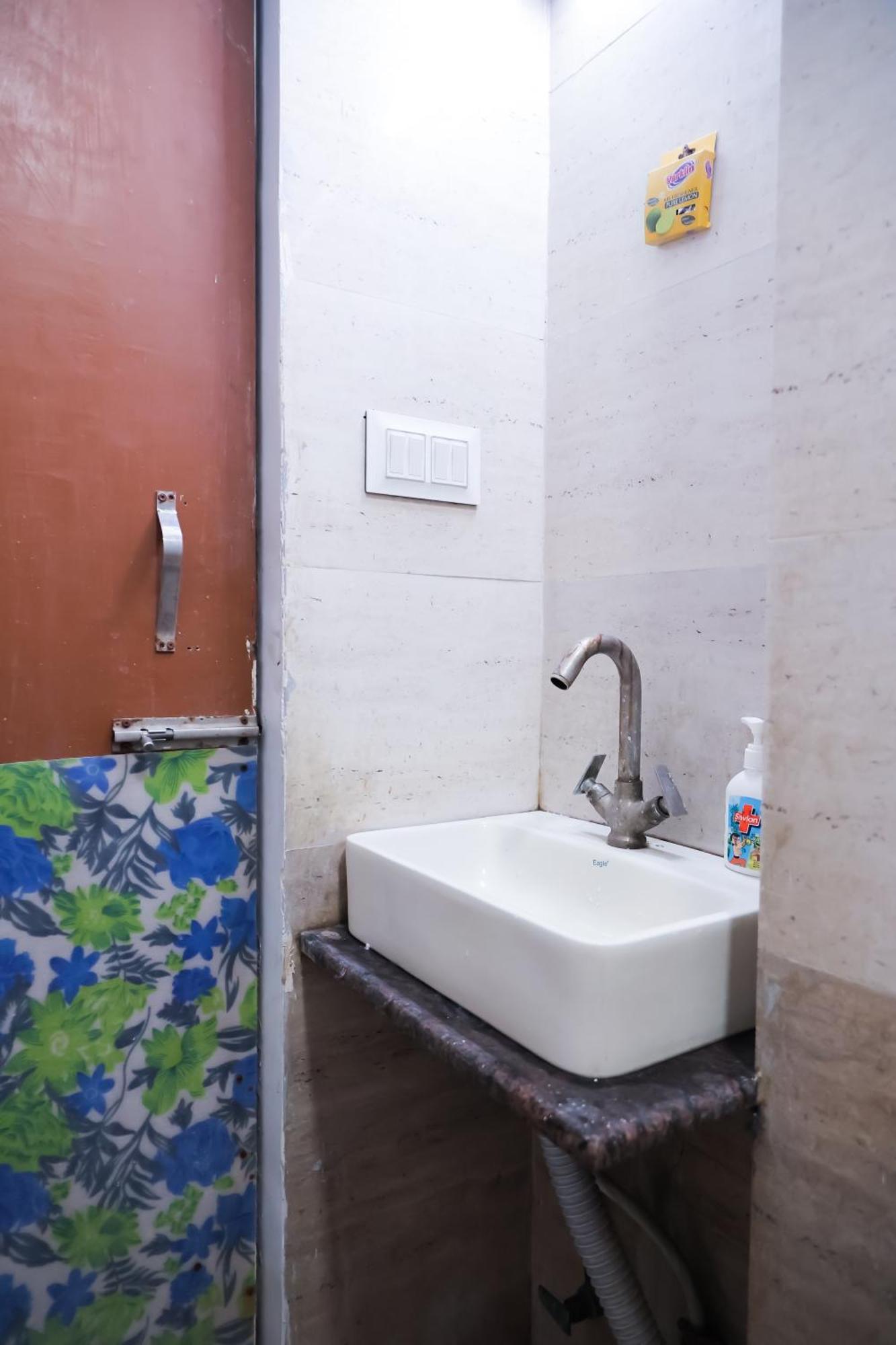 Hotel In Laxmi Nagar 3*