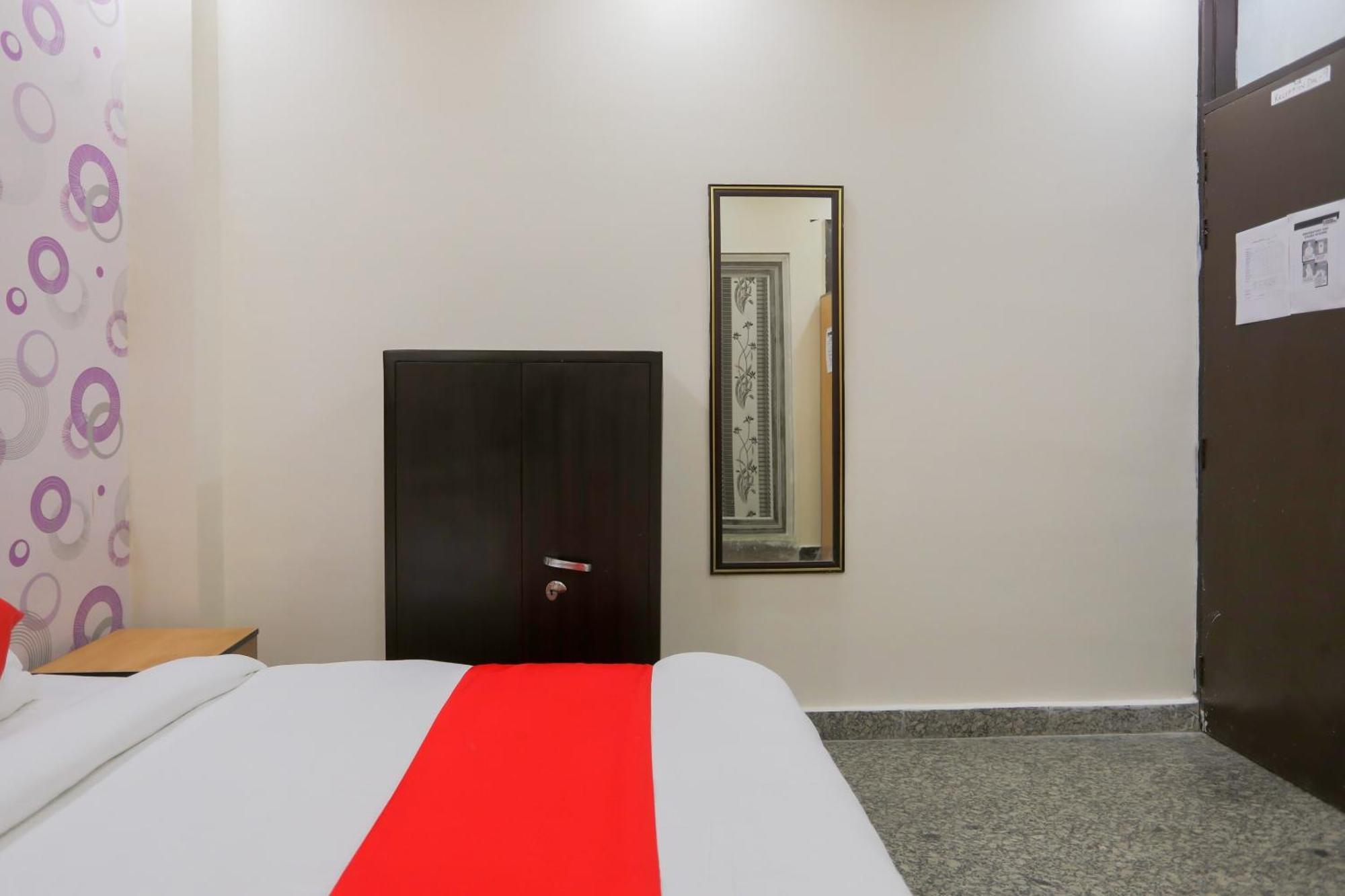 Oyo Flagship 7705 The Sky Residency Hotel Nova Deli
