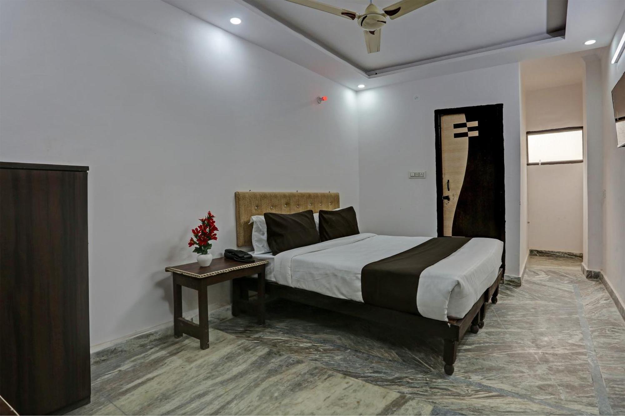 Hotel O Blue Moon Residency Delhi (National Capital Territory of India)