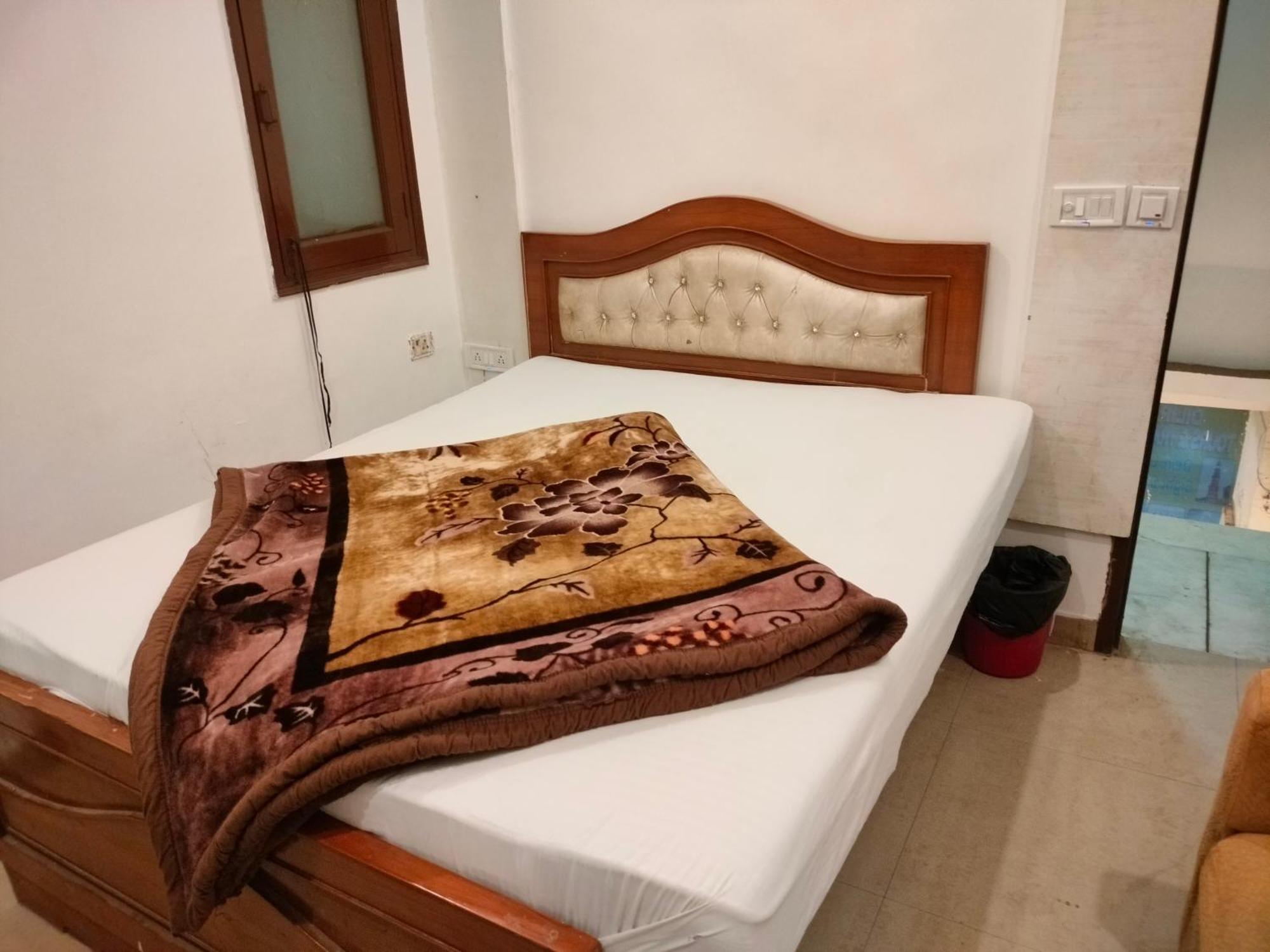 Geetanjali Guest house *