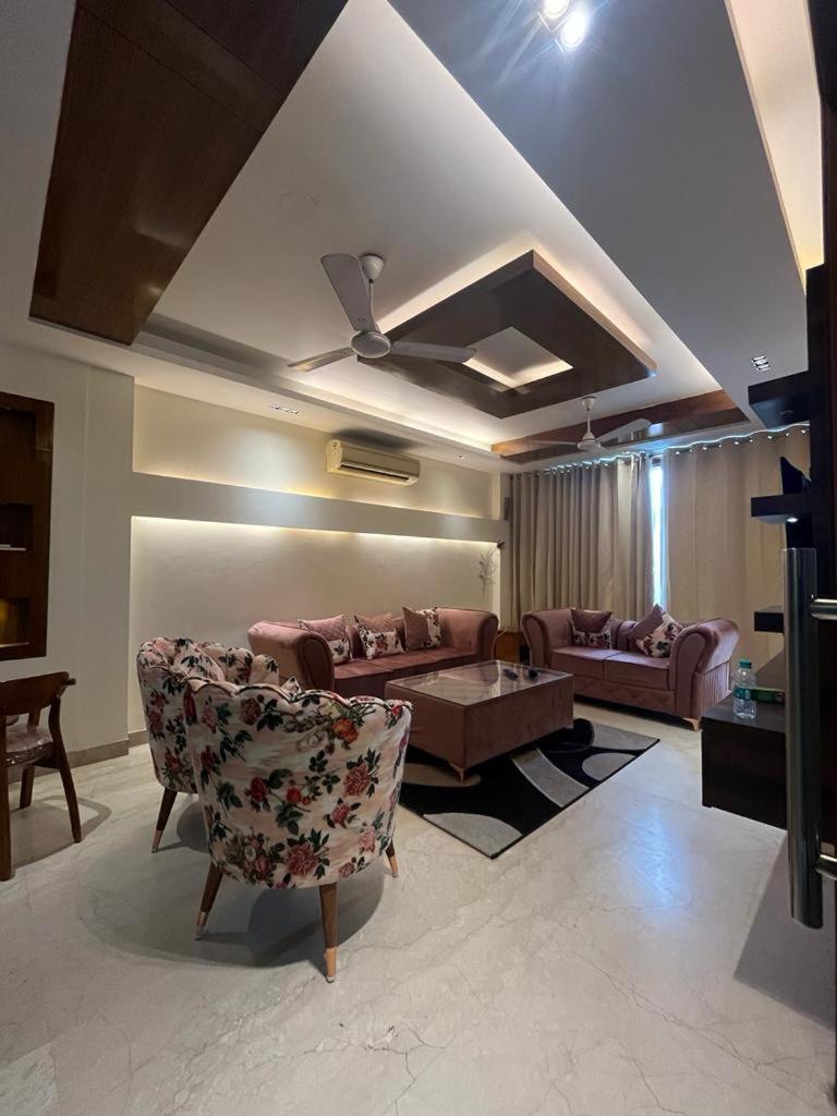 Apartment Fortune Service 4bhk D-163 Saket *