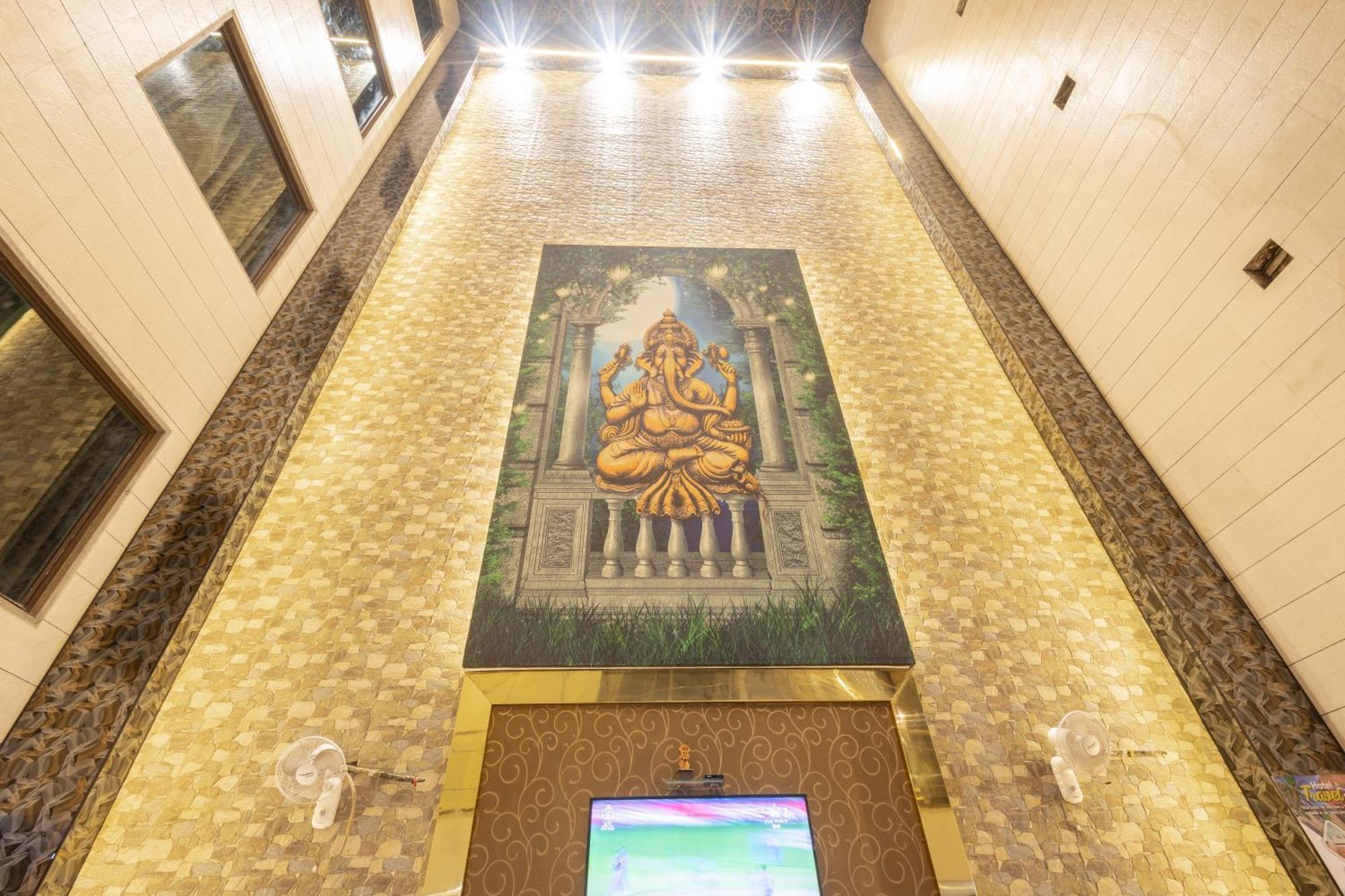 Gold Souk - Karol Bagh Hotel 4*