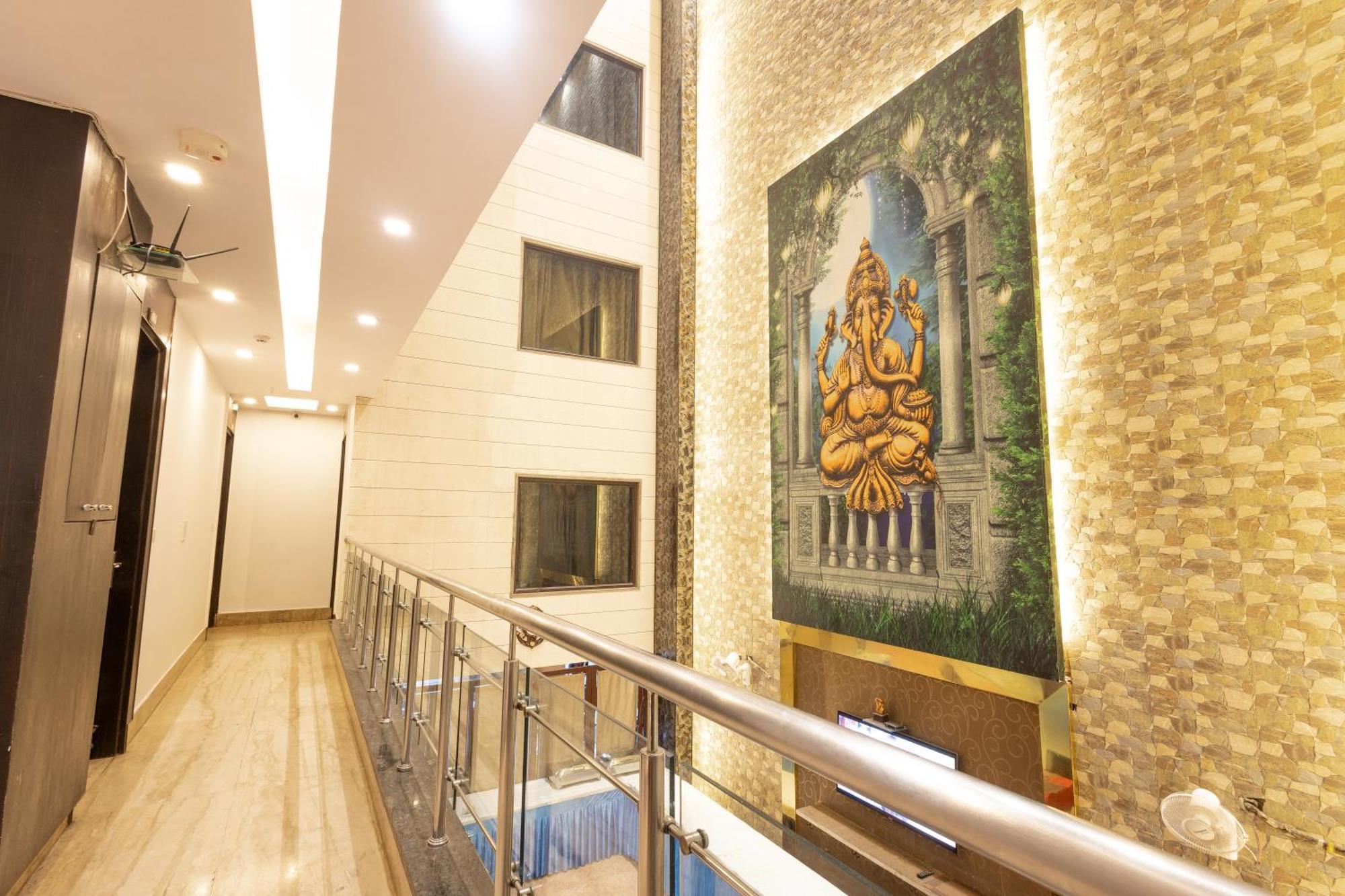 Gold Souk - Karol Bagh Hotel 4*